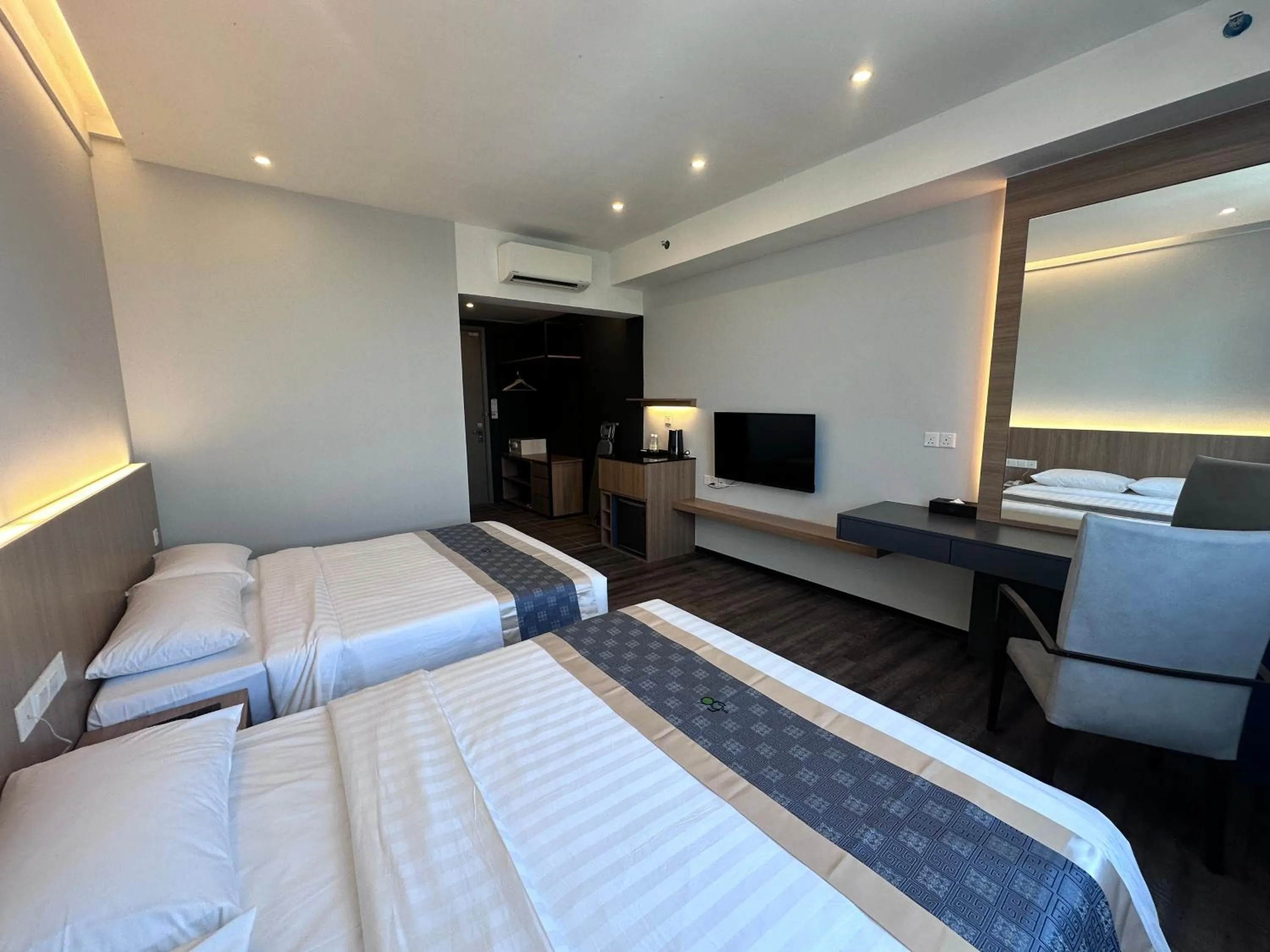 Queen Room with Two Queen Beds in 56 Hotel