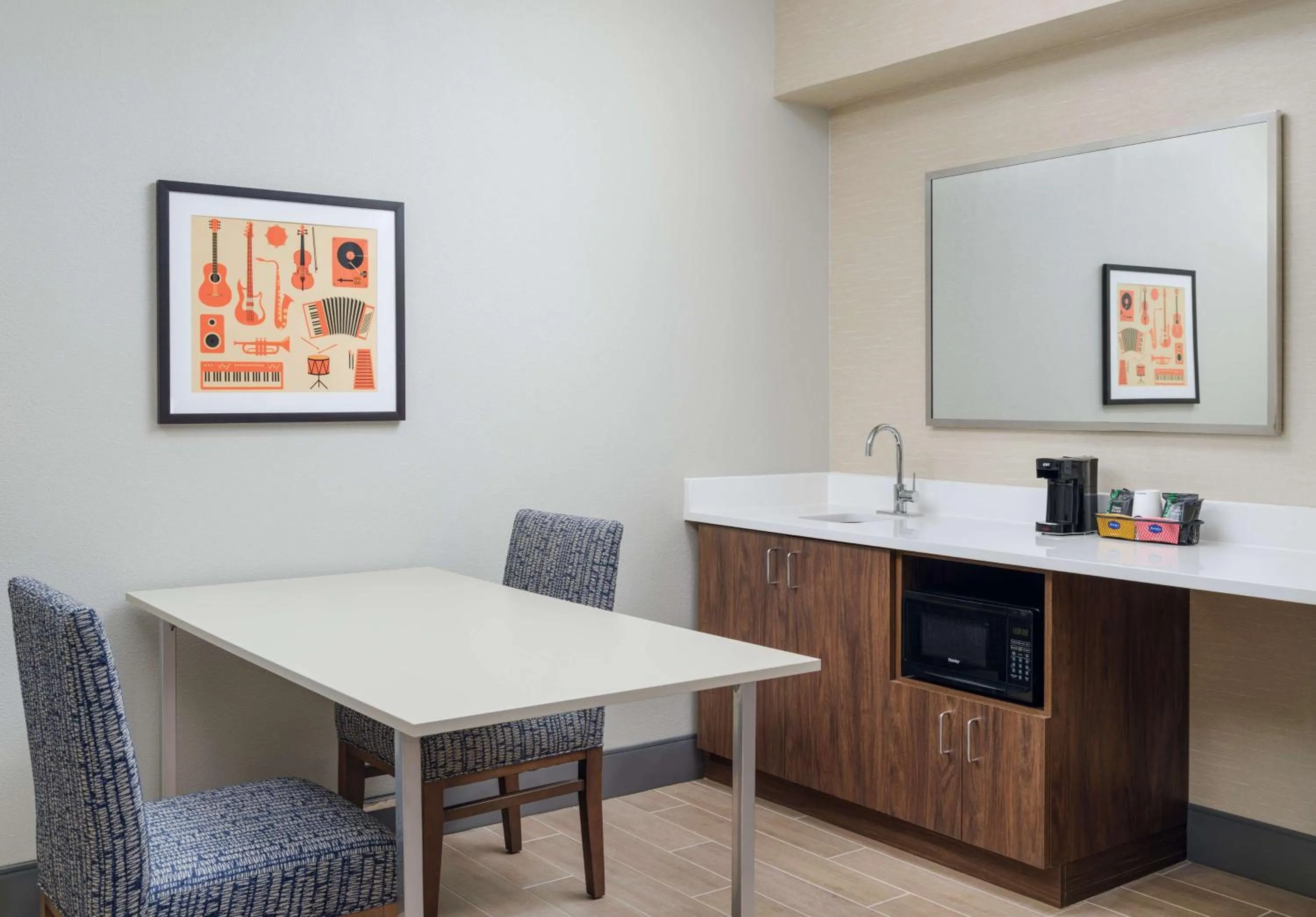 King with Sofa Bed - Non-Smoking in Hampton Inn & Suites Memphis East Germantown Area