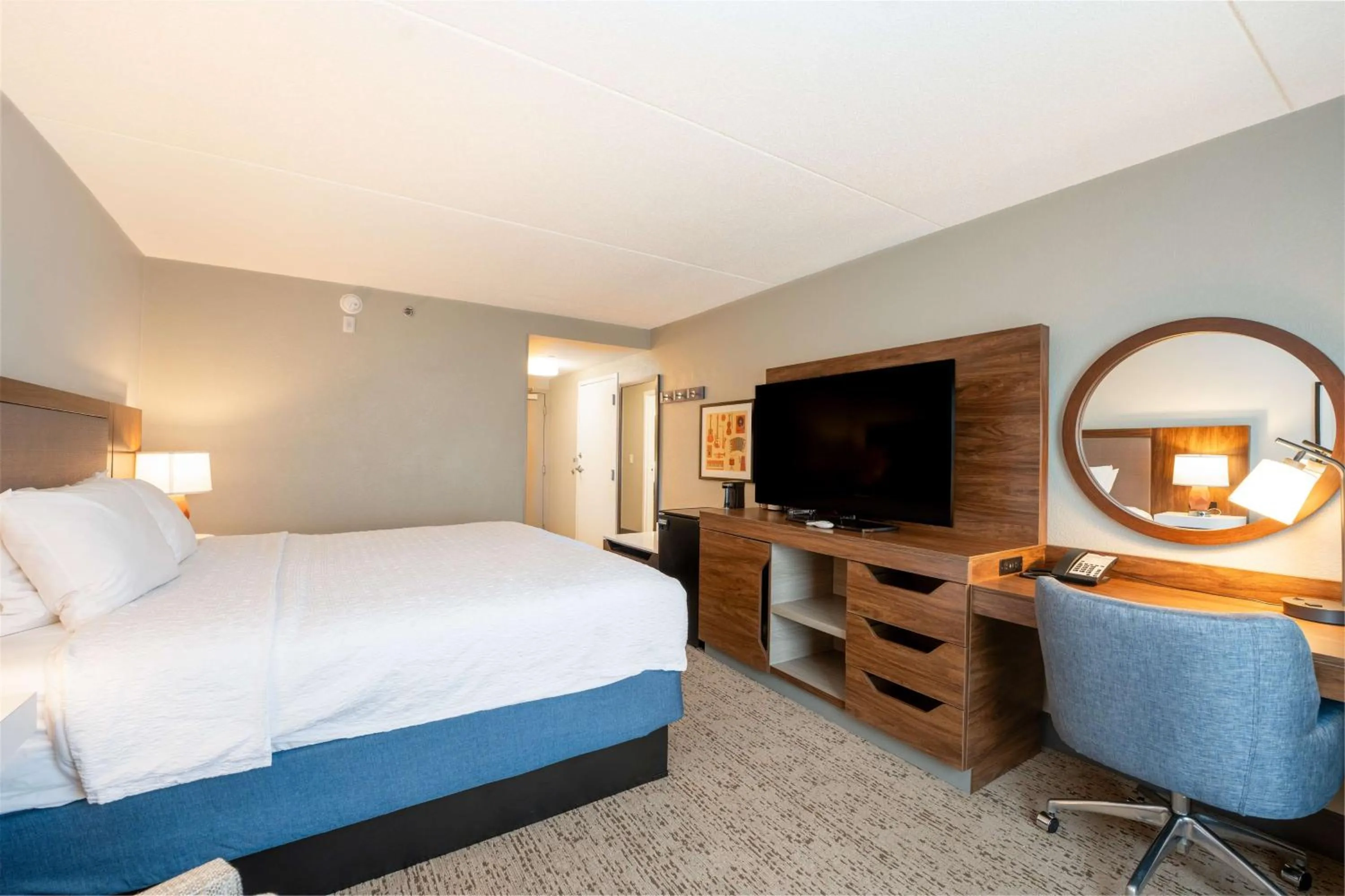 King Room with King Bed - Non-Smoking in Hampton Inn & Suites Memphis East Germantown Area