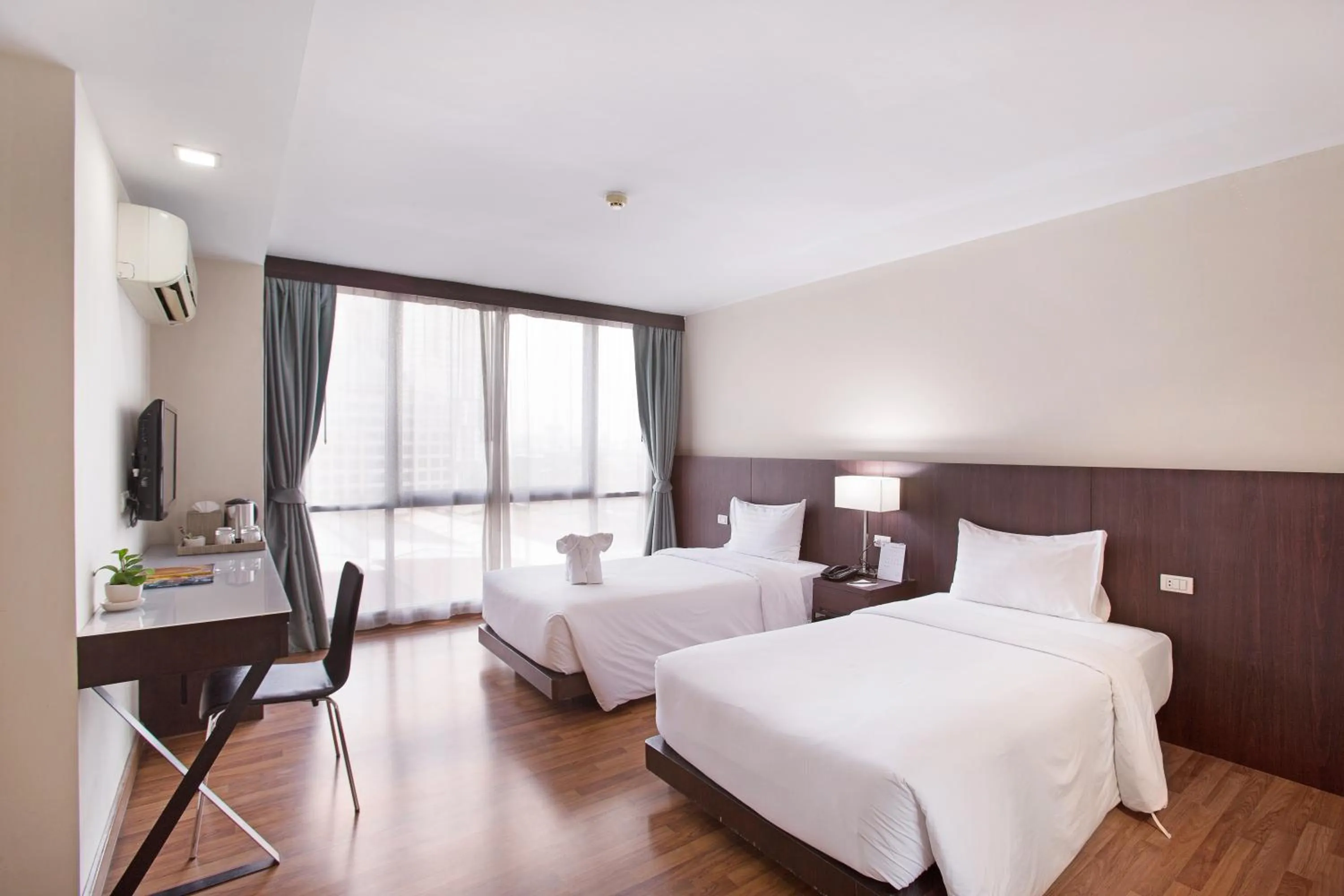 Deluxe Double or Twin Room in Mida Hotel Ngamwongwan - SHA Plus