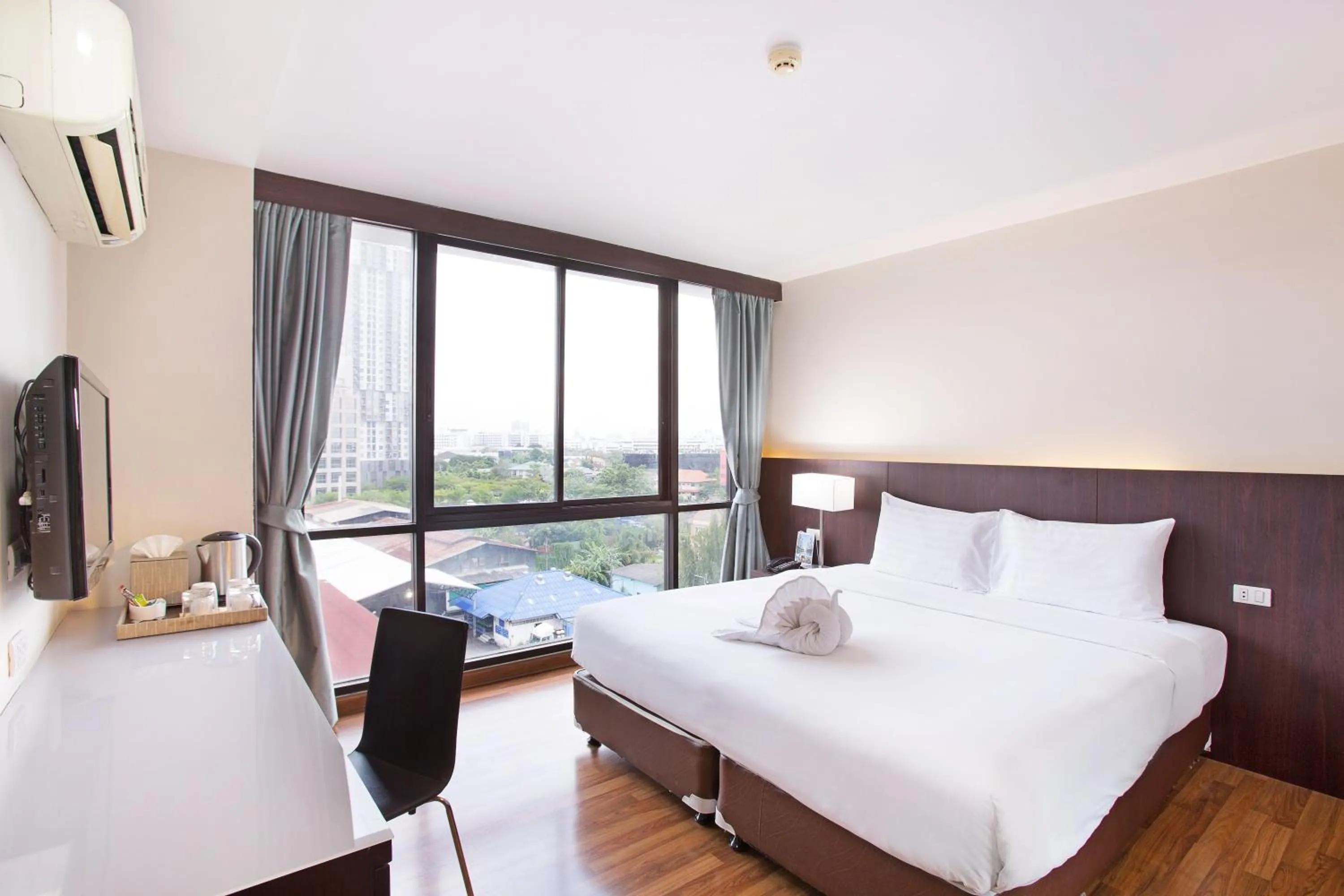 Superior Double or Twin Room in Mida Hotel Ngamwongwan - SHA Plus