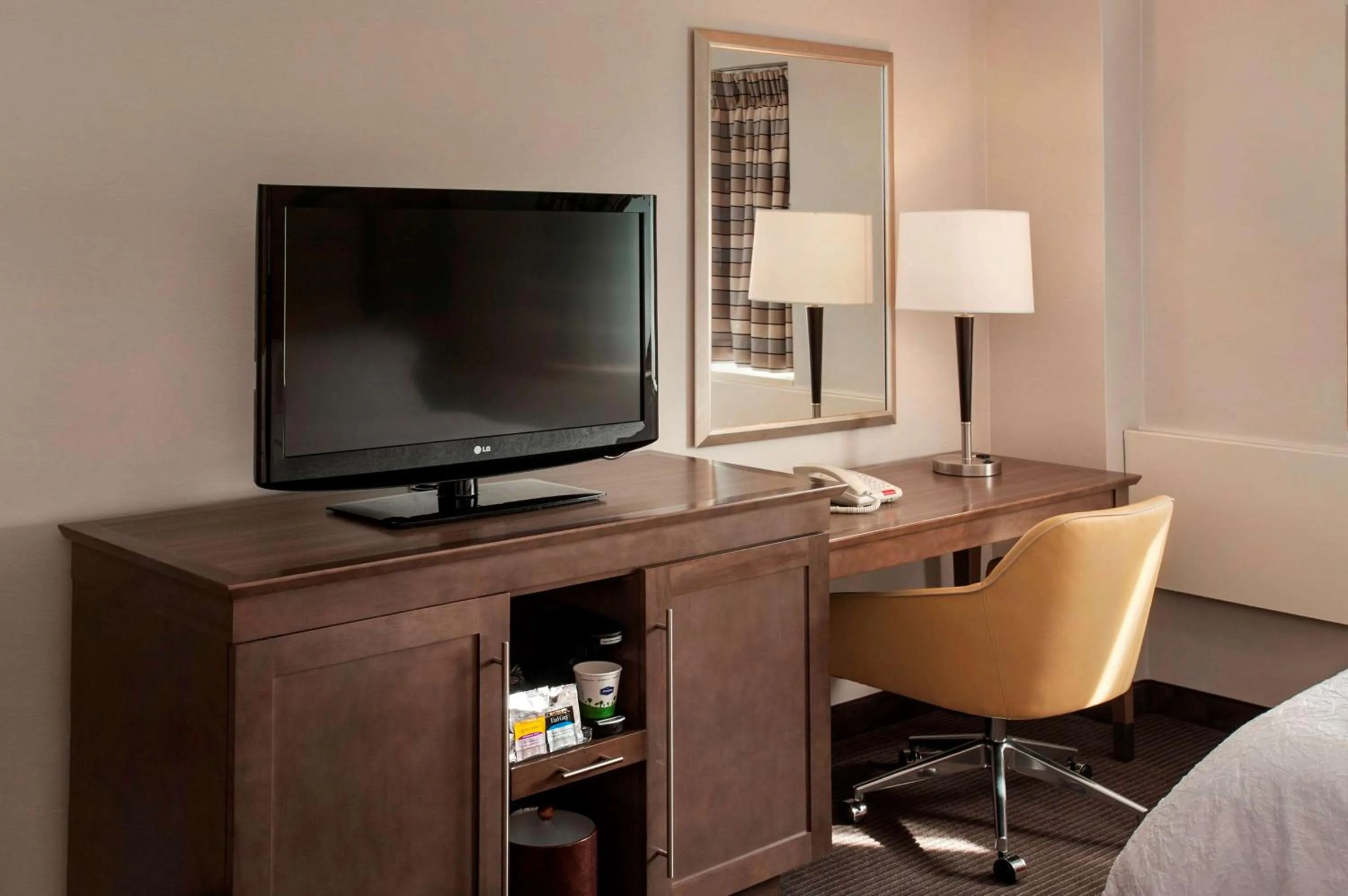 King Room - Mobility Access/Non-Smoking in Hampton Inn & Suites Milwaukee Downtown