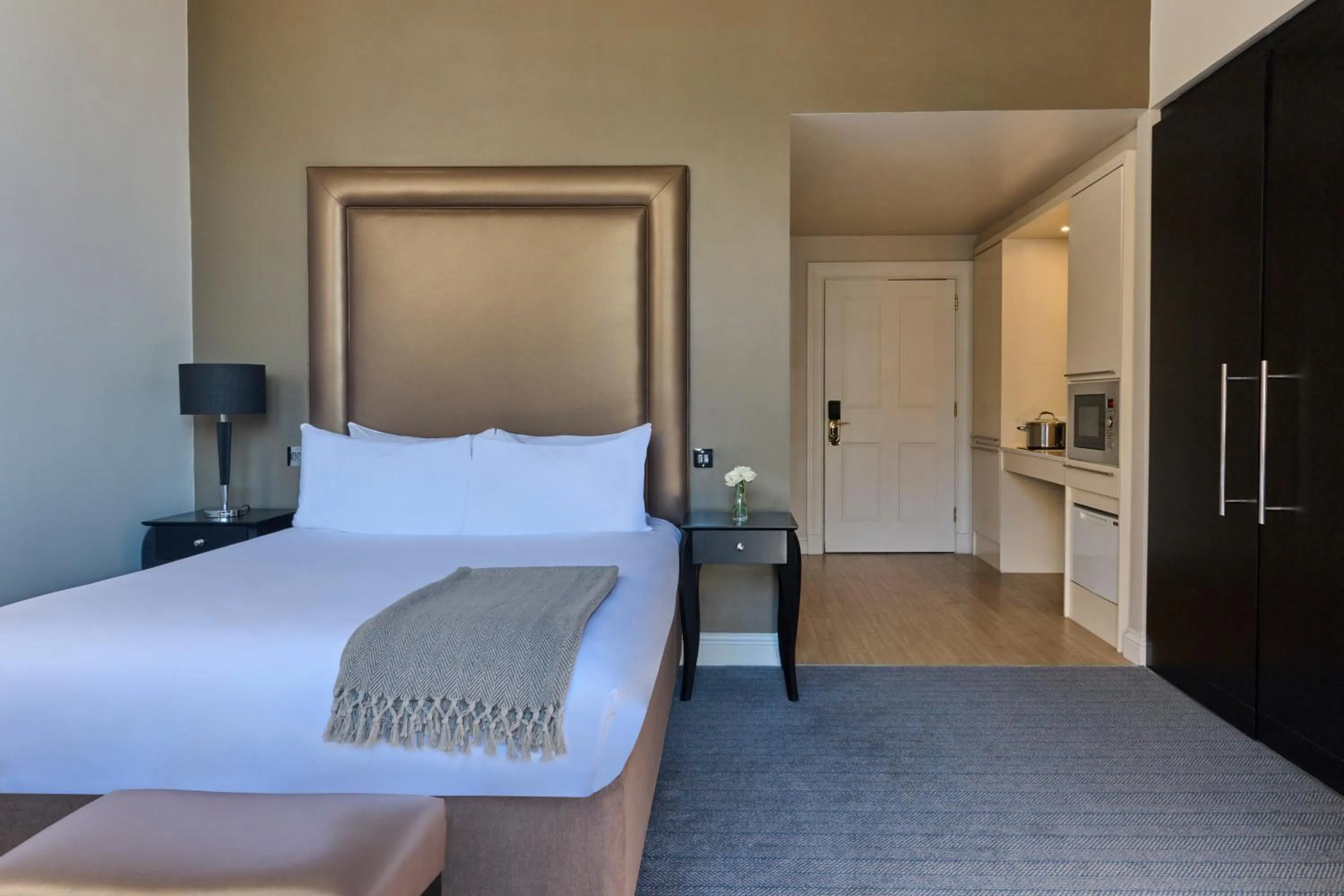 Studio Premier City View in Fraser Suites Edinburgh