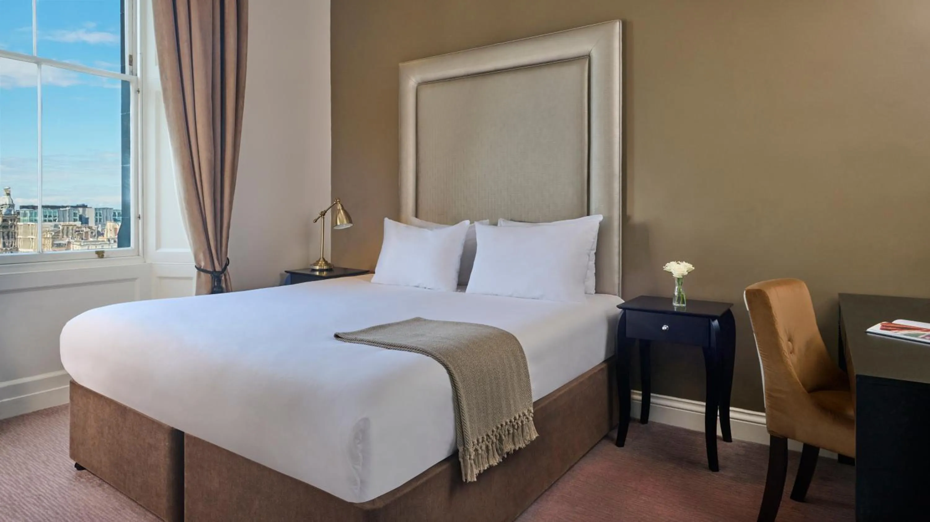 Classic Deluxe City View in Fraser Suites Edinburgh