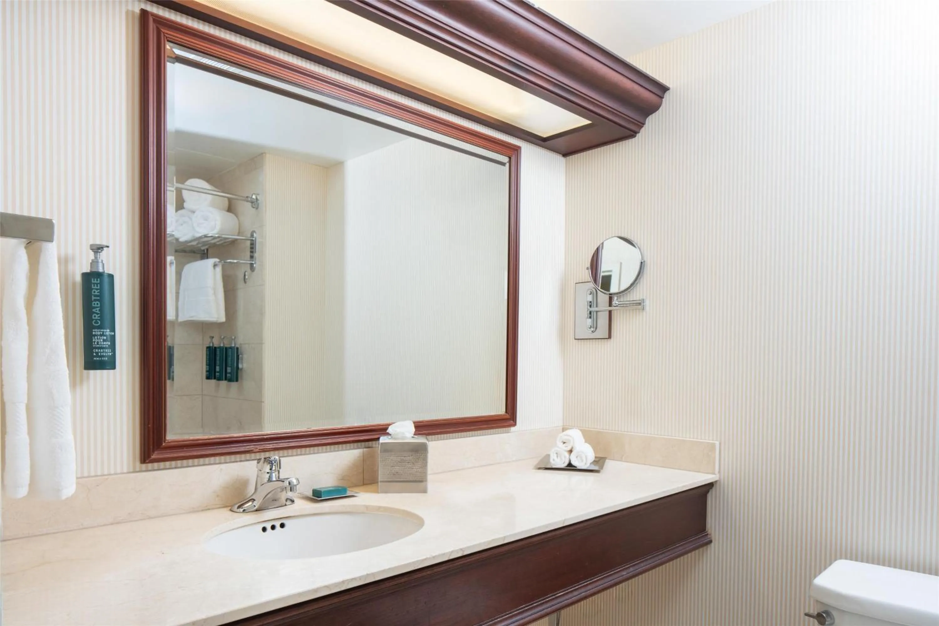 Double Room with Two Double Beds - Mobility Access in Hilton Milwaukee