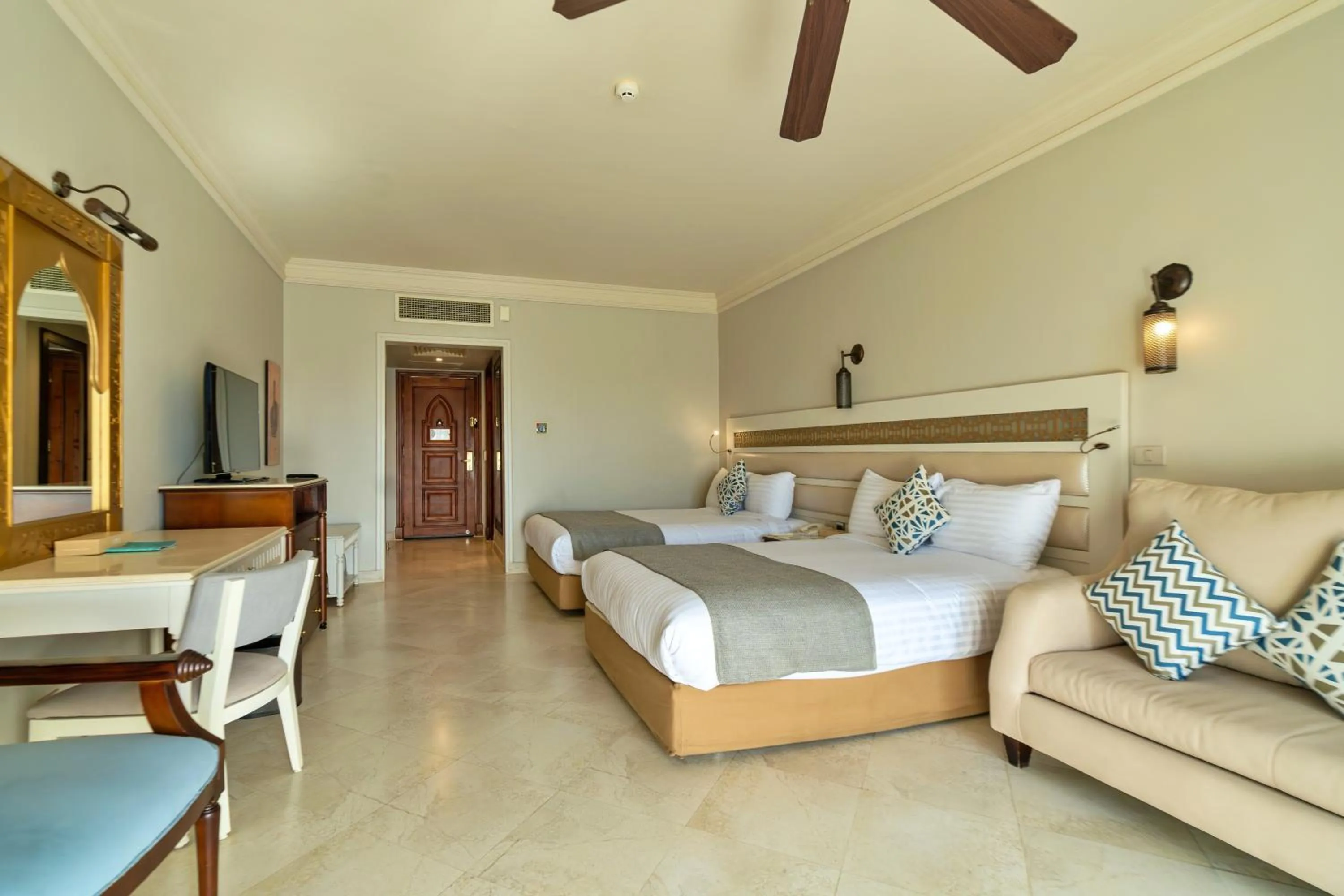Superior Room - single occupancy in Sunrise Arabian Beach Resort