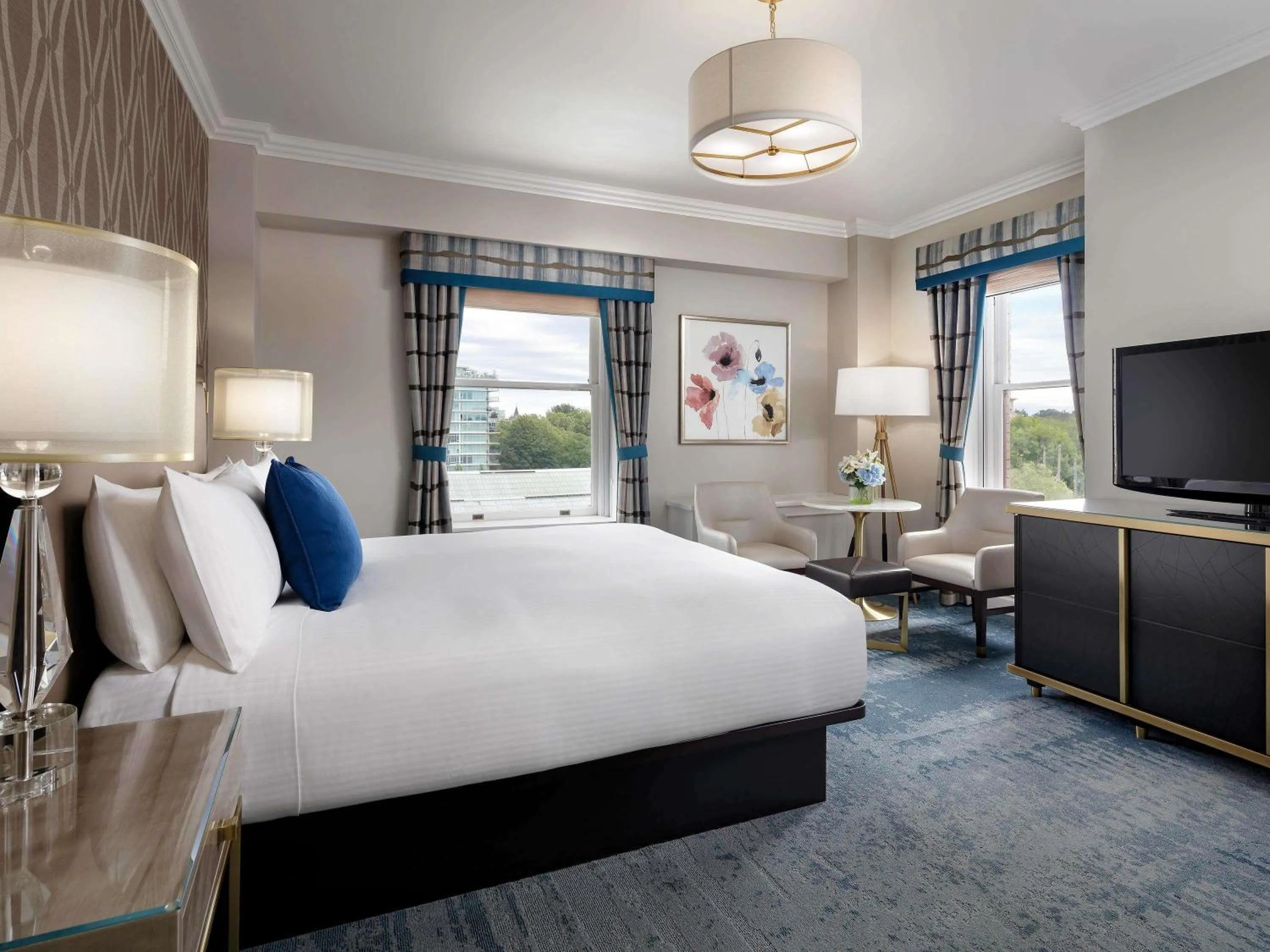 Deluxe City View 1 King  in Fairmont Empress Hotel