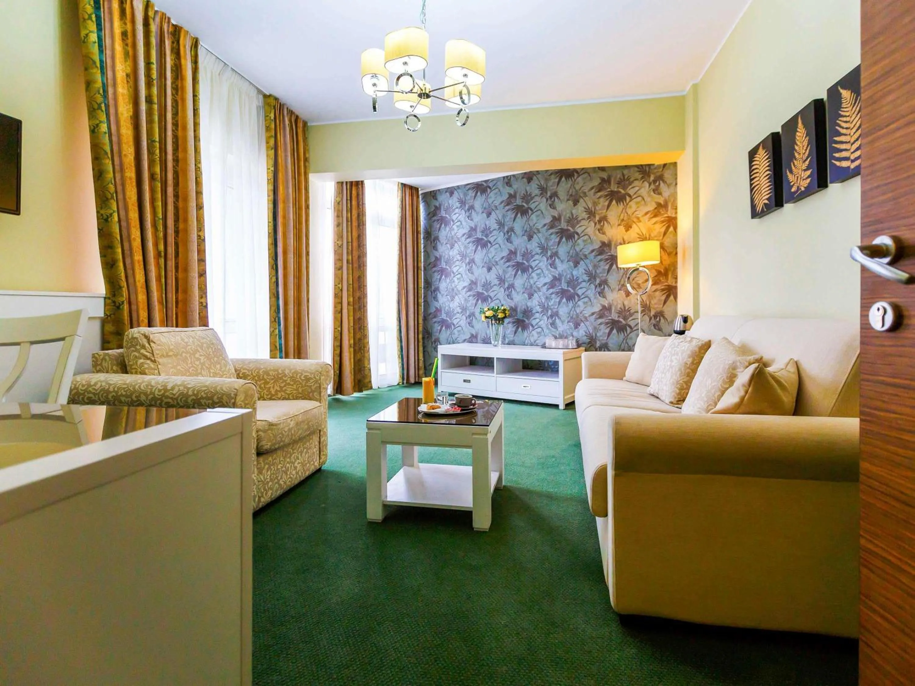 Superior Suite with Sofa in Mercure Galati Centrum