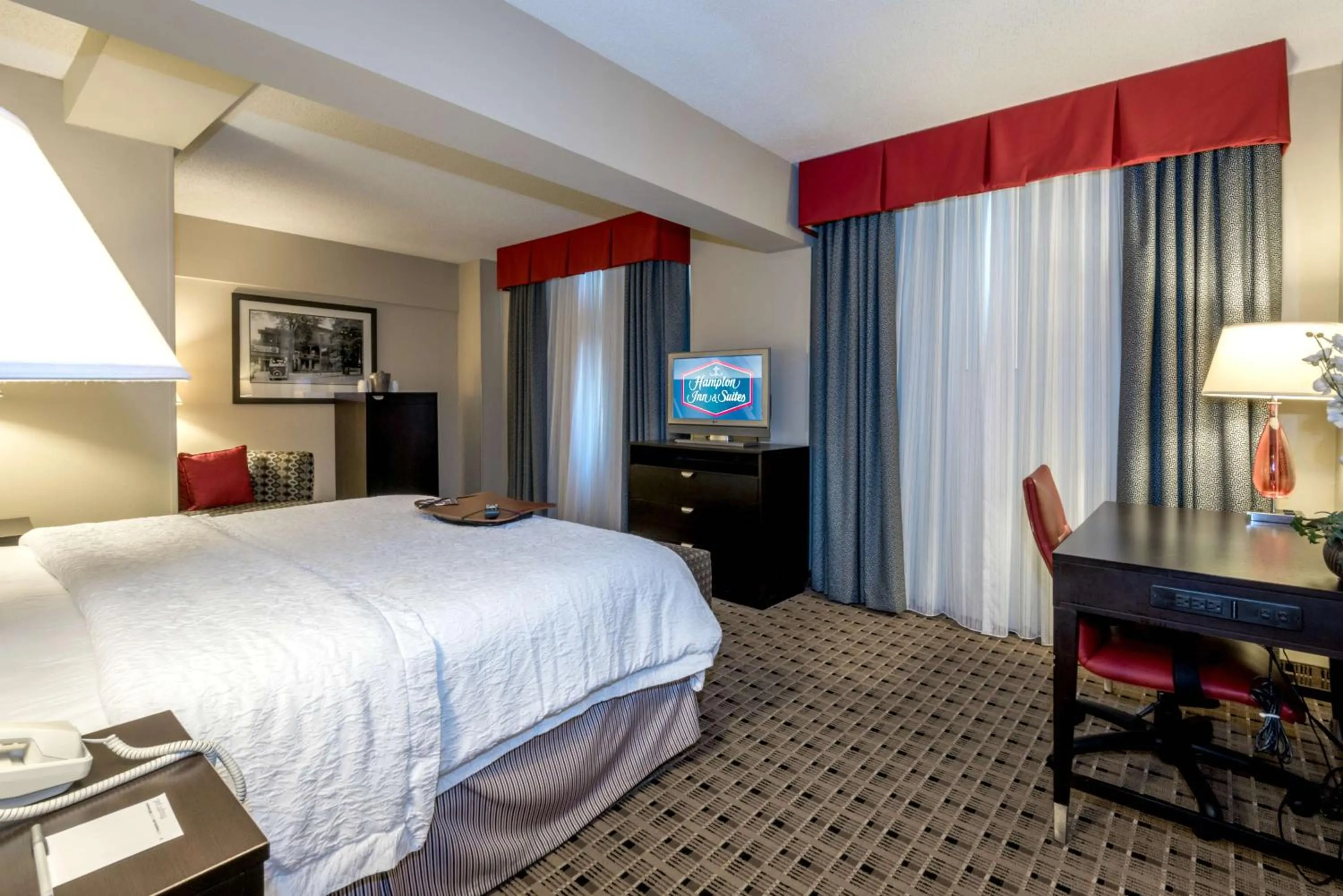 Deluxe King Room - Non-Smoking in Hampton Inn & Suites Montgomery-Downtown