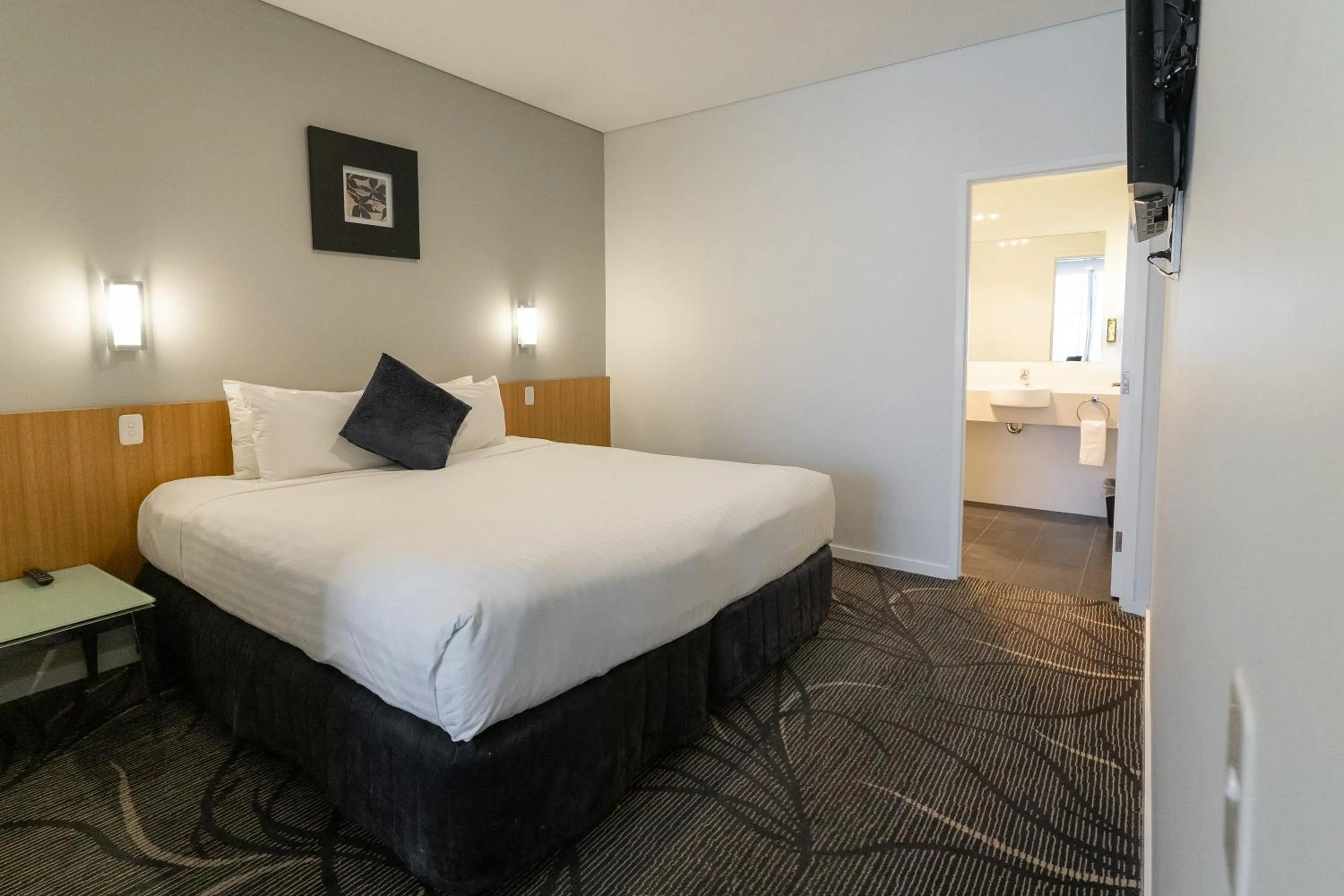 Deluxe King Room in Adelaide Rockford
