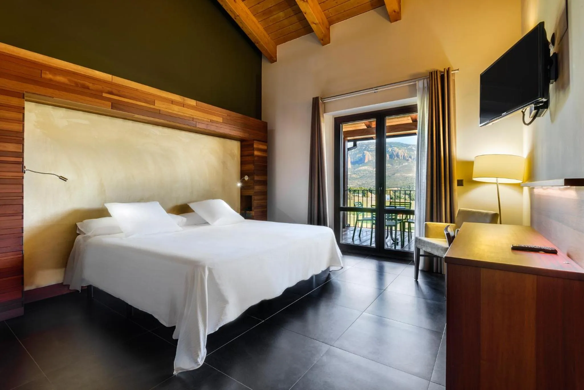 Double Room with Pool View in Hotel Spa Aguas de los Mallos