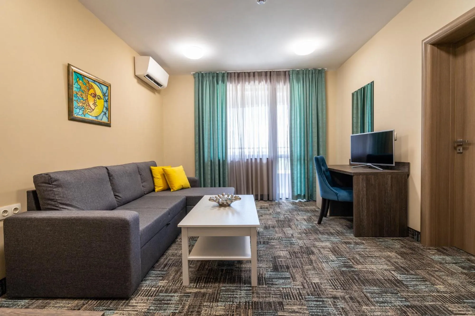  Junior Suit Double Bed Free Parking in Plaza Hotel Plovdiv - Free Parking