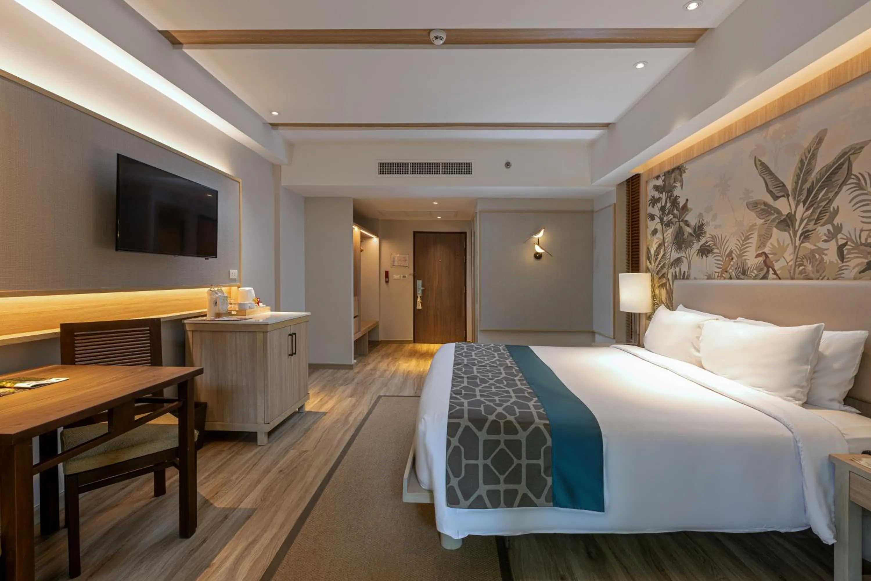 Garden Pool Access King Room in Khaolak Merlin Resort