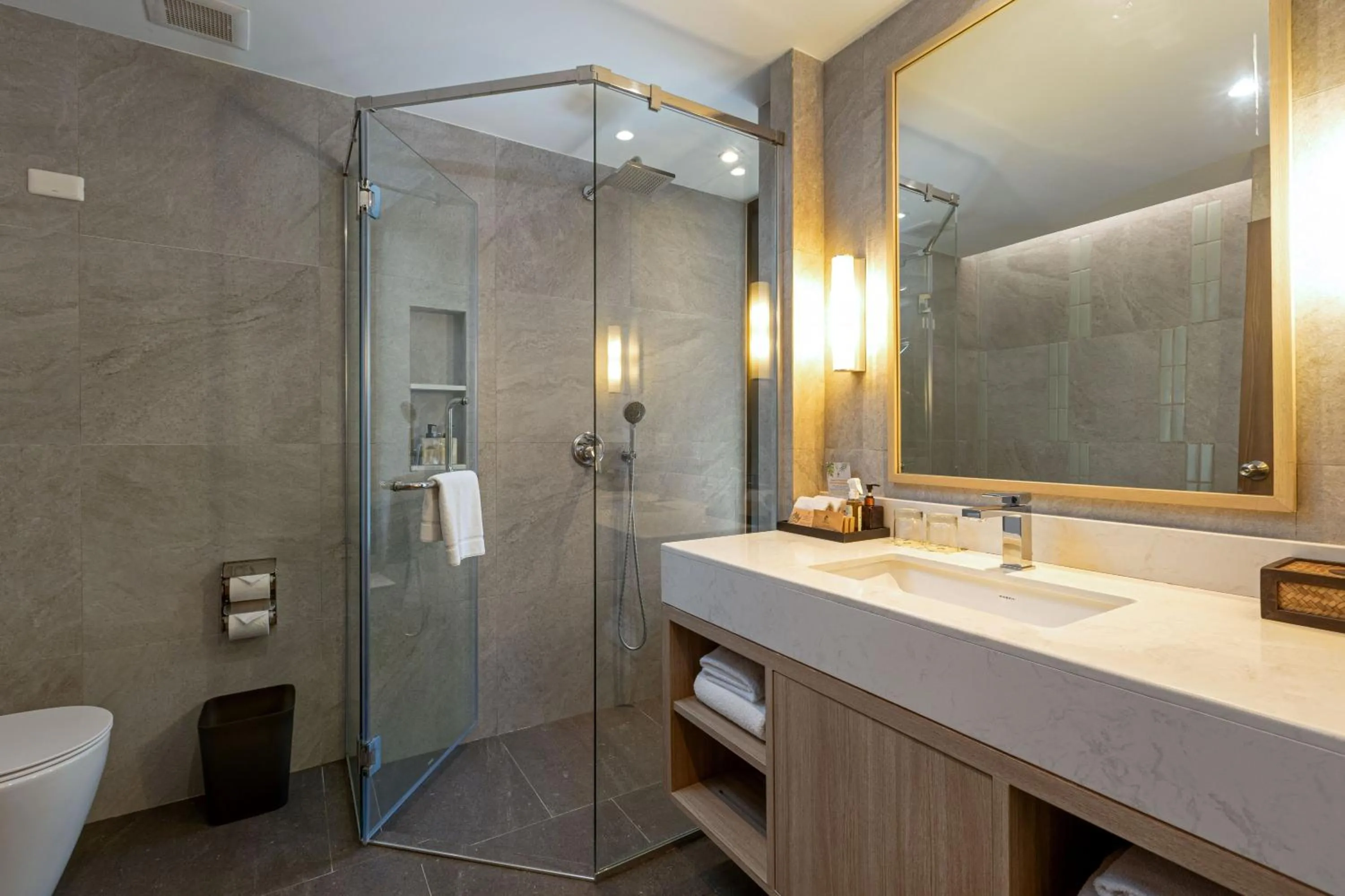 Garden Pool Access King Room in Khaolak Merlin Resort