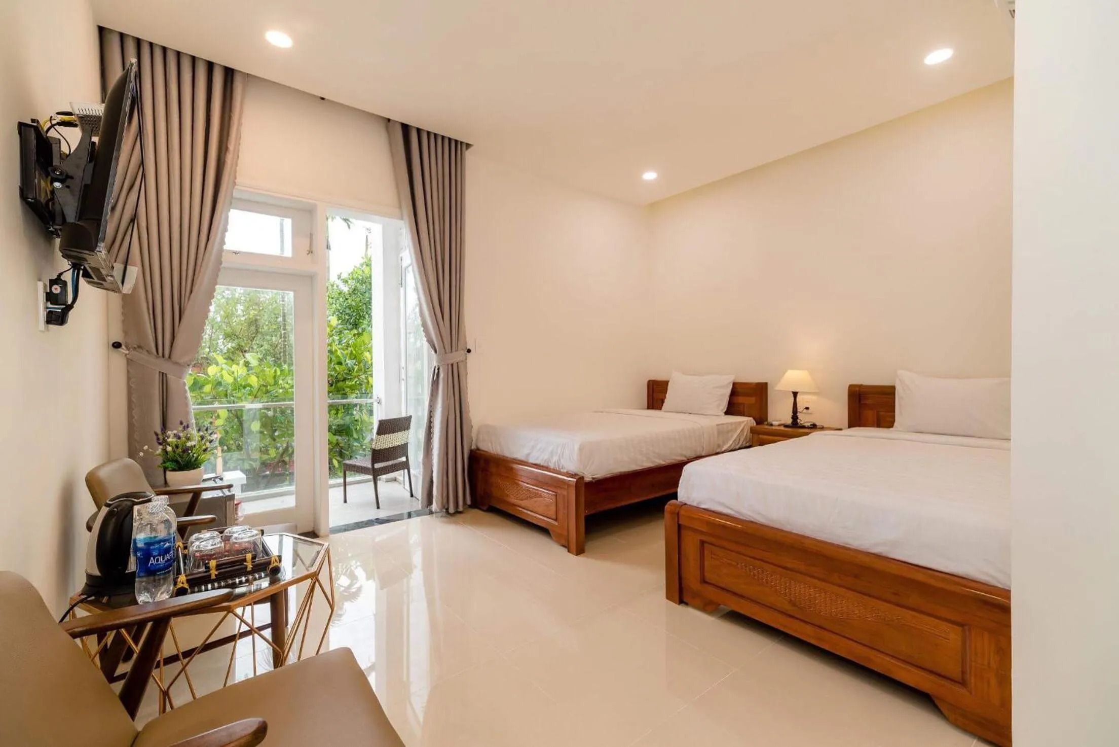 Deluxe Twin Room in Chi Thanh Villa
