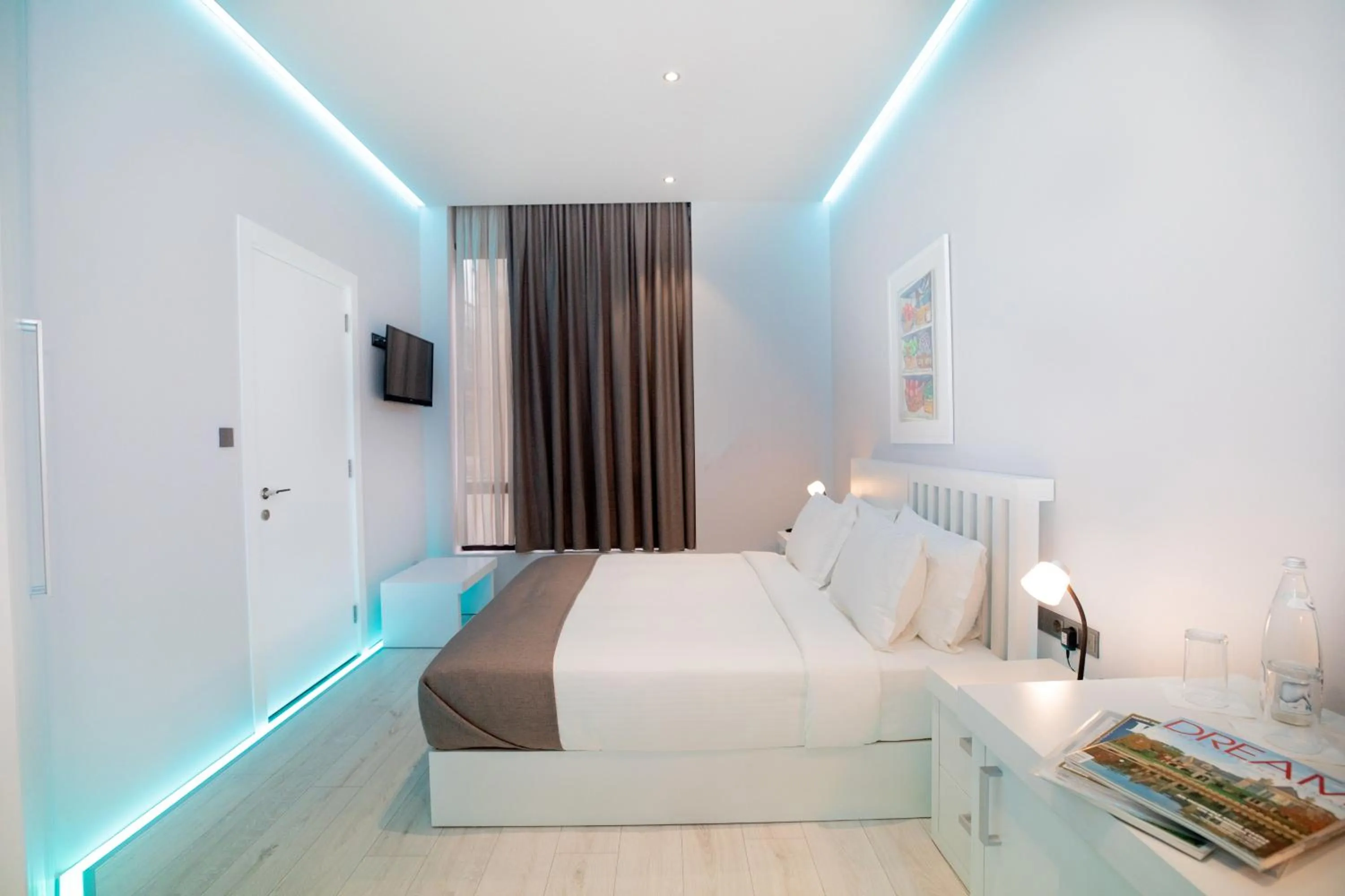 Double or Twin Room - Disability Access in Metro Hotel Tirana