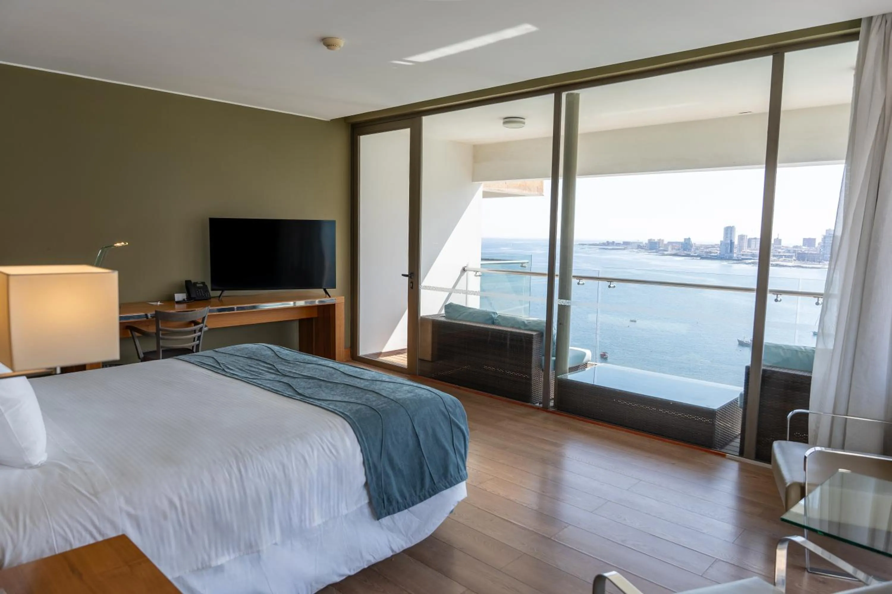 Queen Room with Sea View in Terrado Suites Iquique