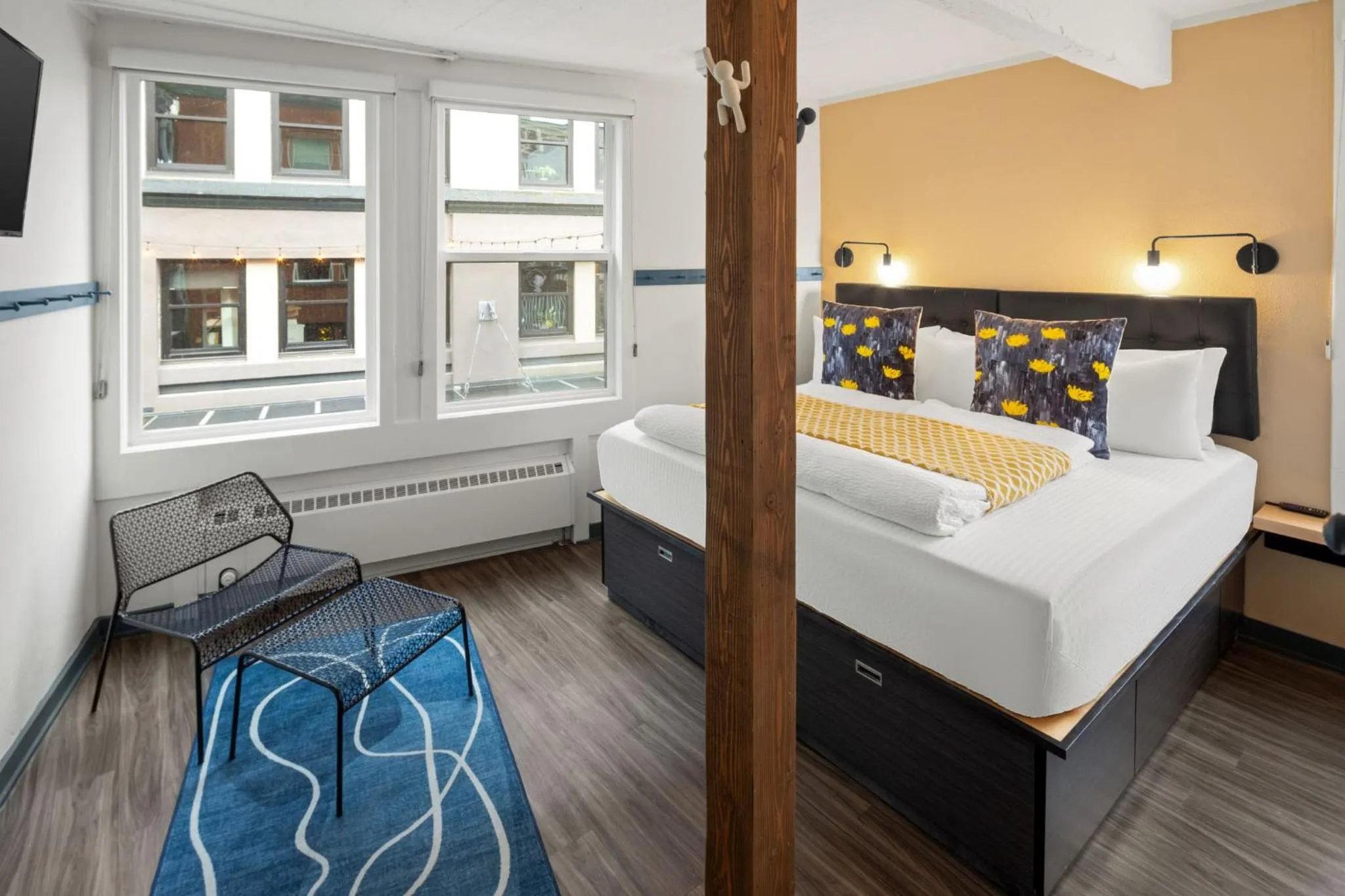 Superior King Room in Silverbow Inn