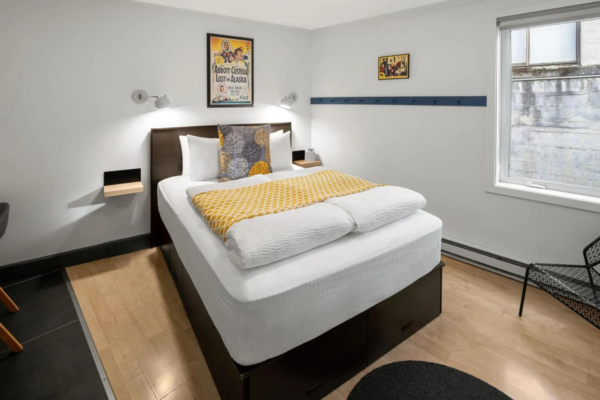 Economy Queen Room - No View in Silverbow Inn