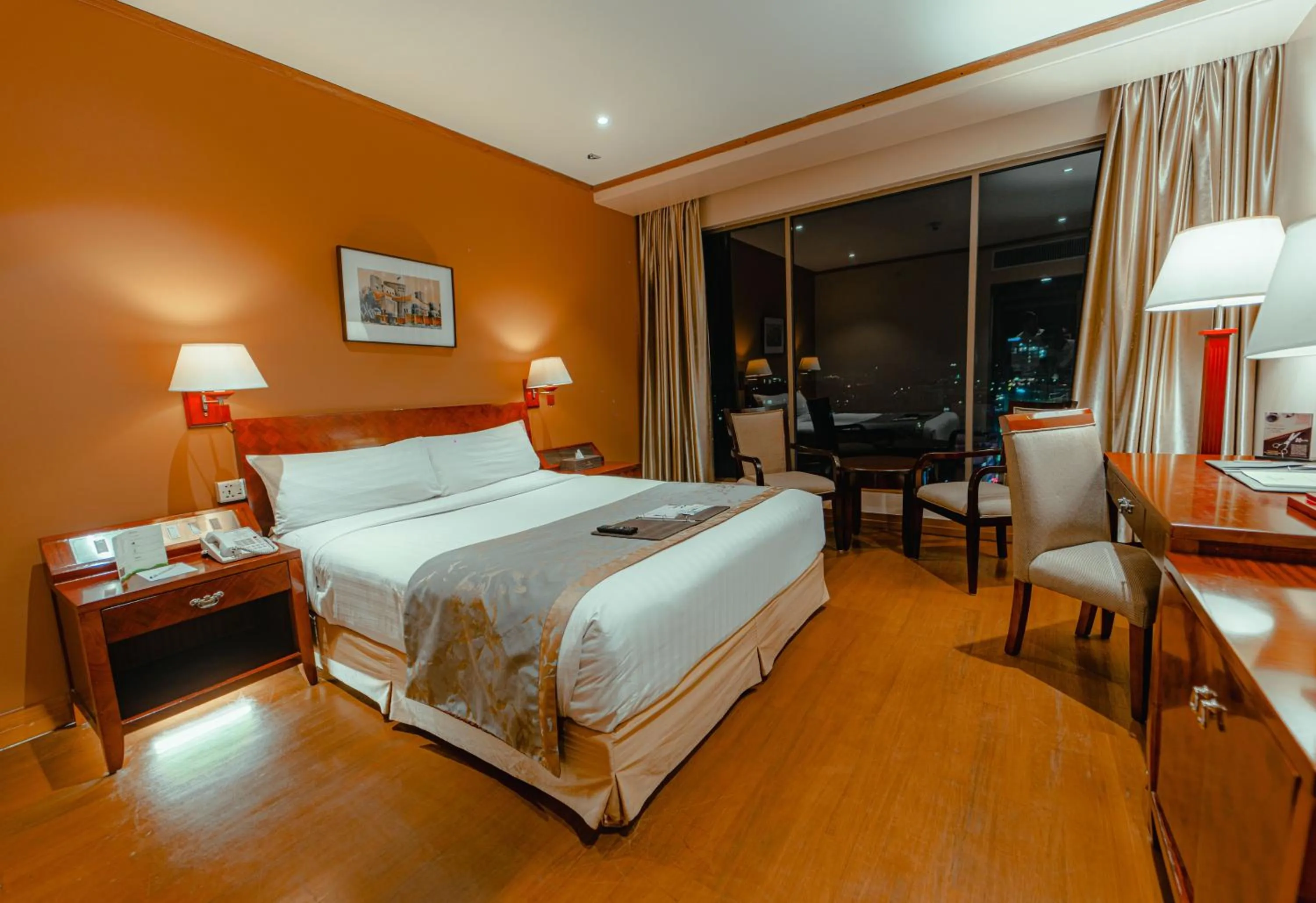 Deluxe Double Room in The Peninsula Chittagong Limited