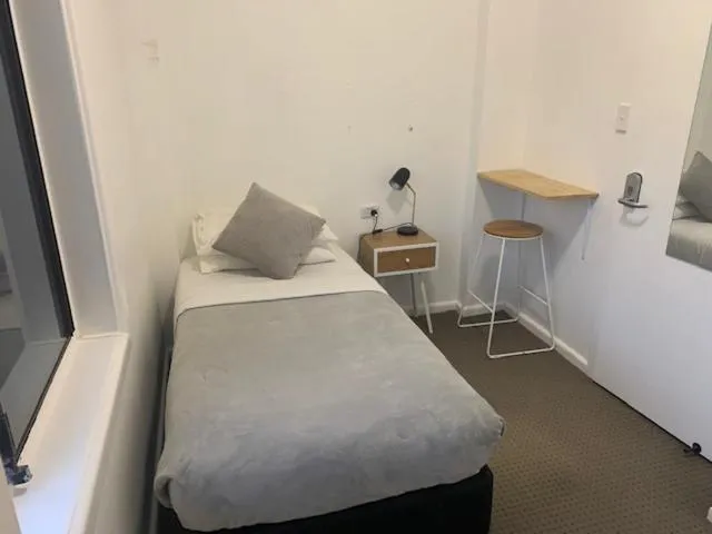 Deluxe Single Room with Sea View in Manly Beach Guesthouse