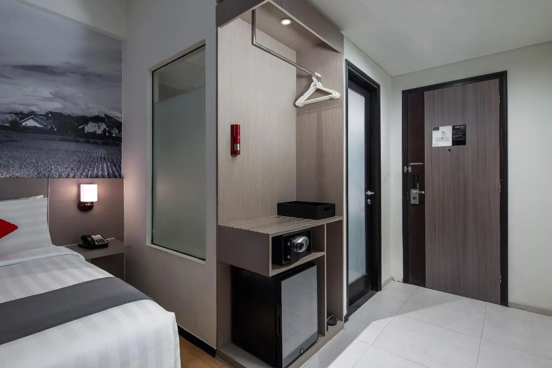 Deluxe Double or Twin Room in NEO+Waru-Sidoarjo by ASTON