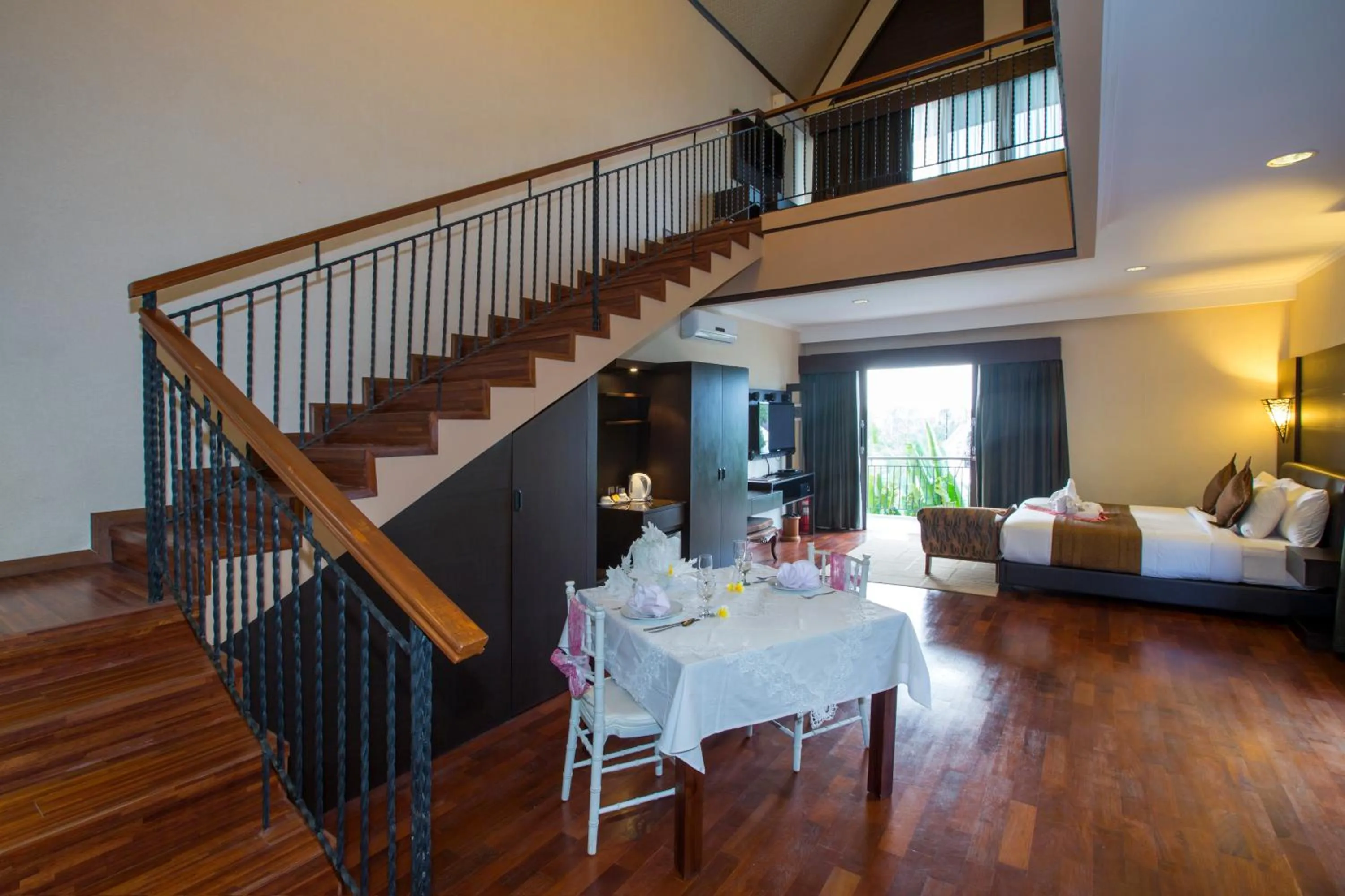 Honeymoon Pool Villa in Flamingo Dewata Suite