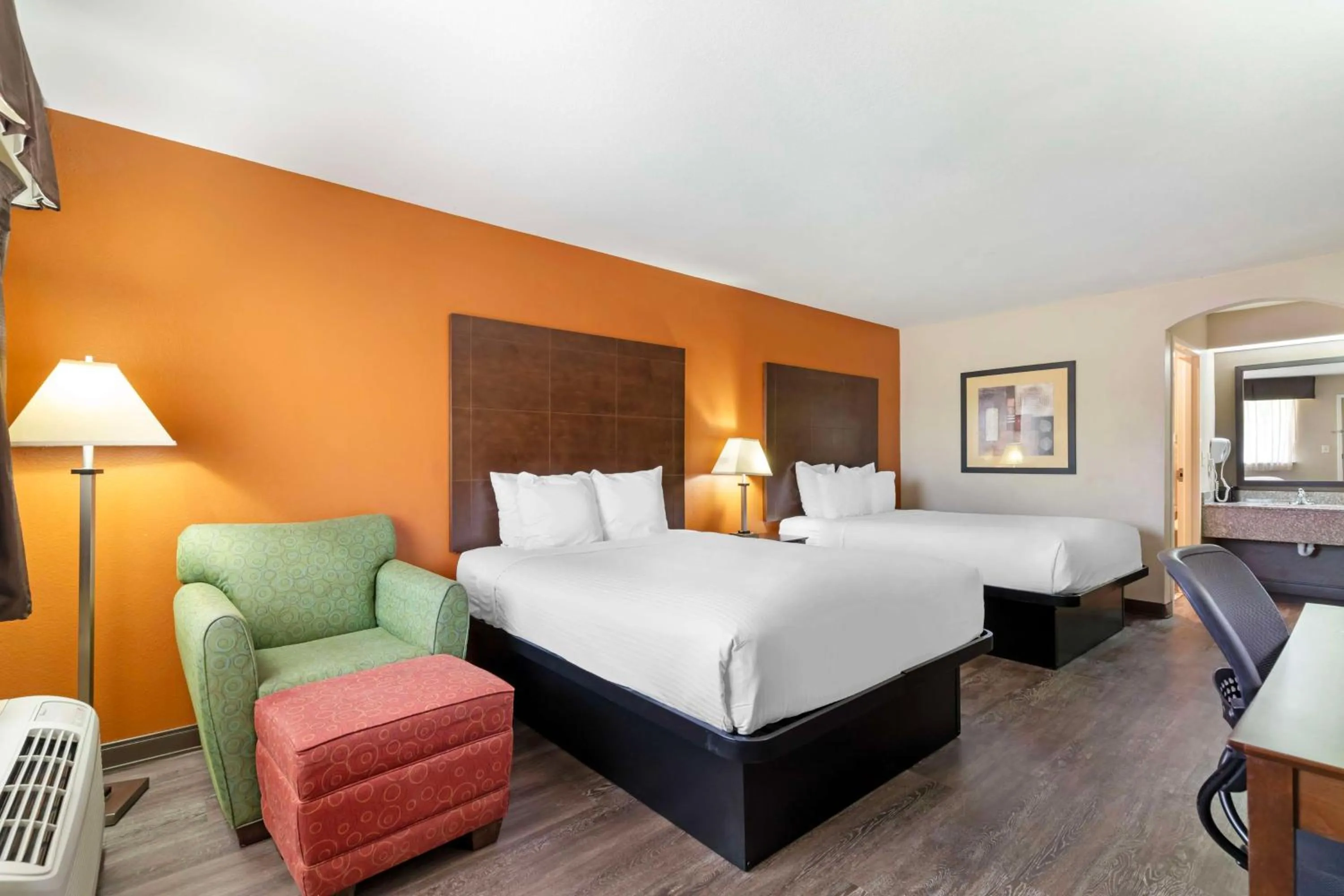 Executive Queen Room with Two Queen Beds - Interior Entrance/Non-Smoking in Best Western Inn & Suites New Braunfels