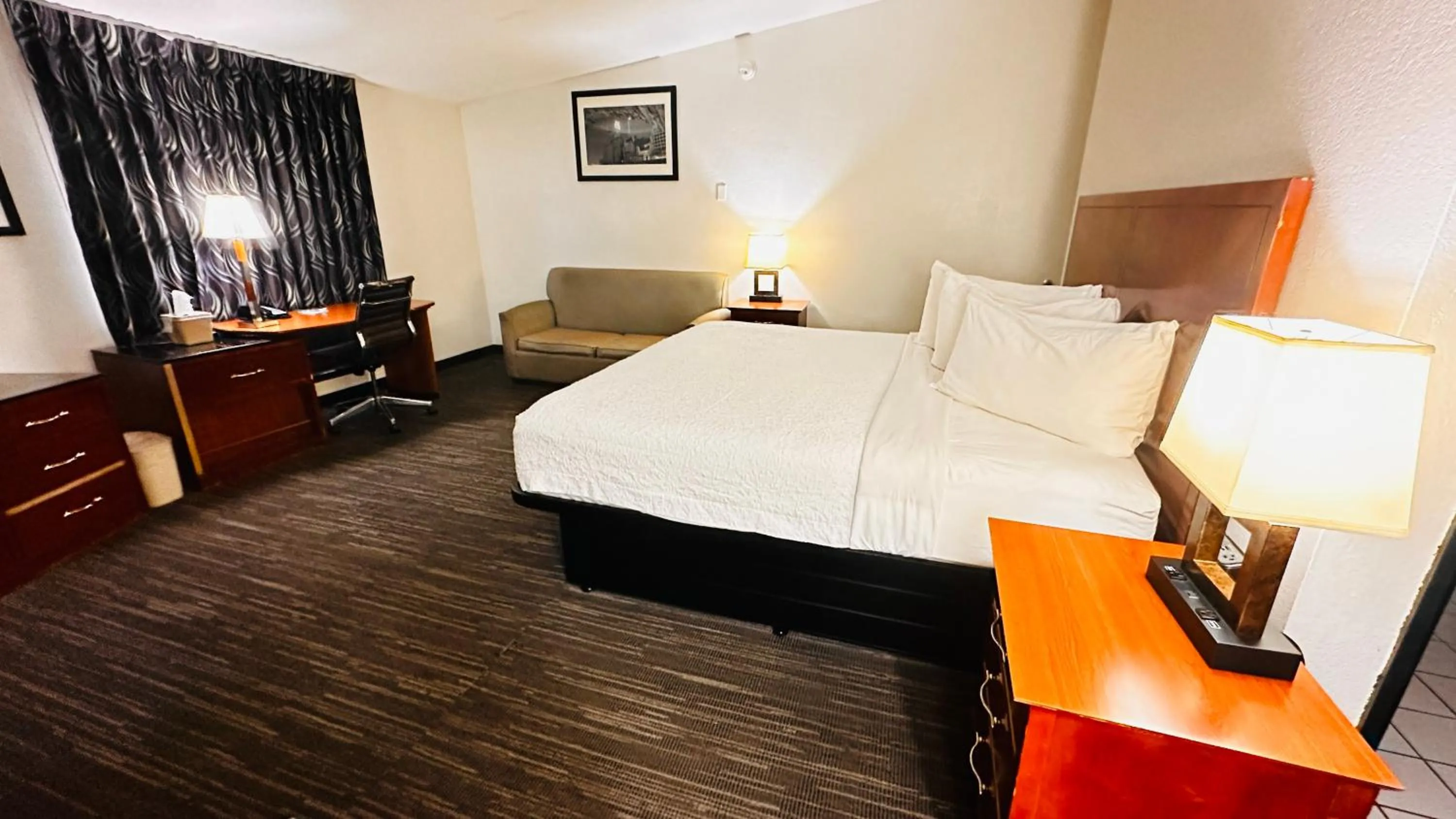 Suite - Non Smoking in Quality Inn St Paul-Minneapolis-Midway