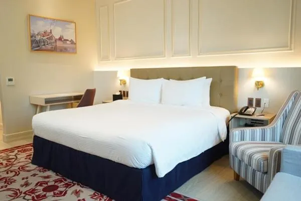 Junior Suite in The Monarch Hotel