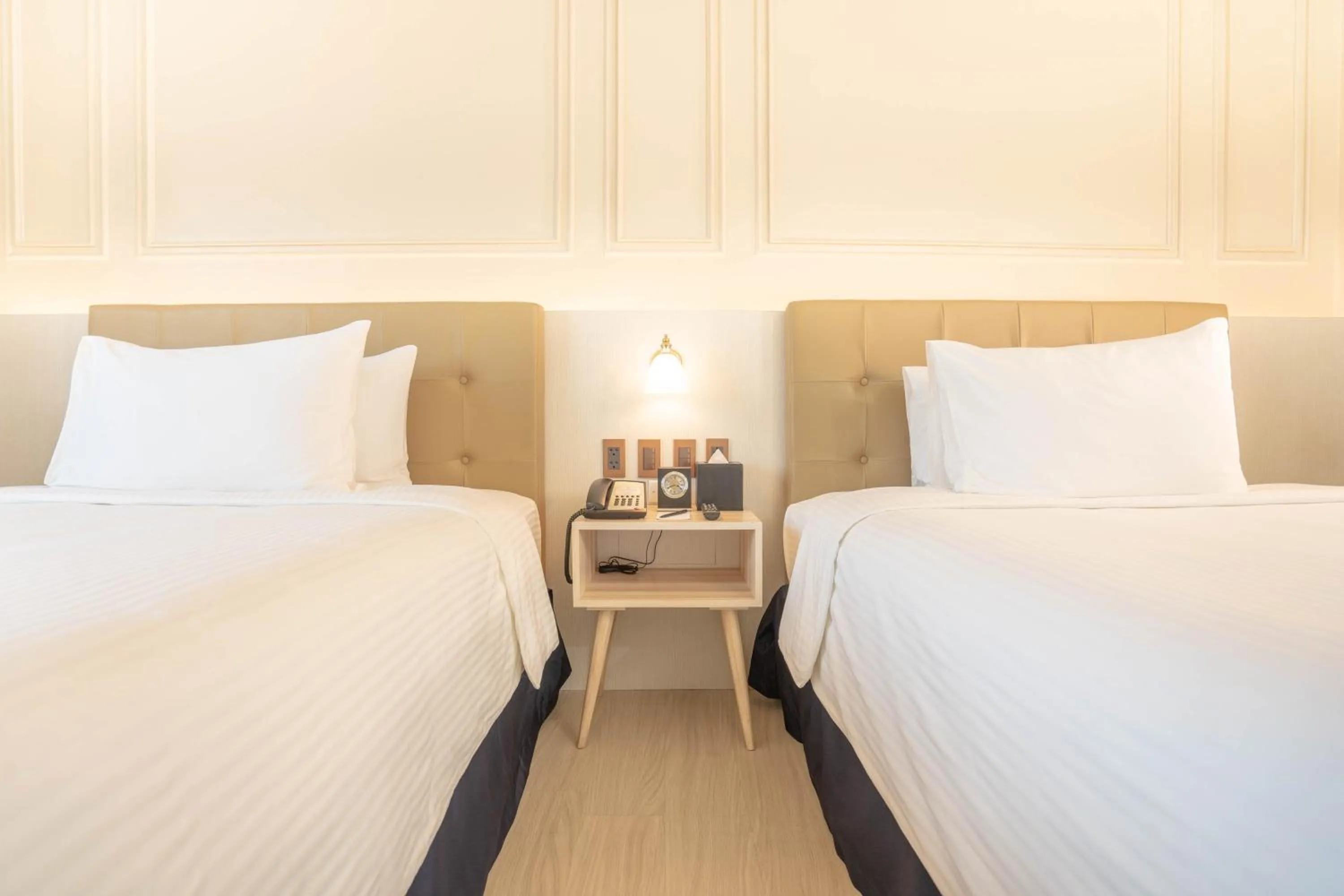 Deluxe Double or Twin Room in The Monarch Hotel