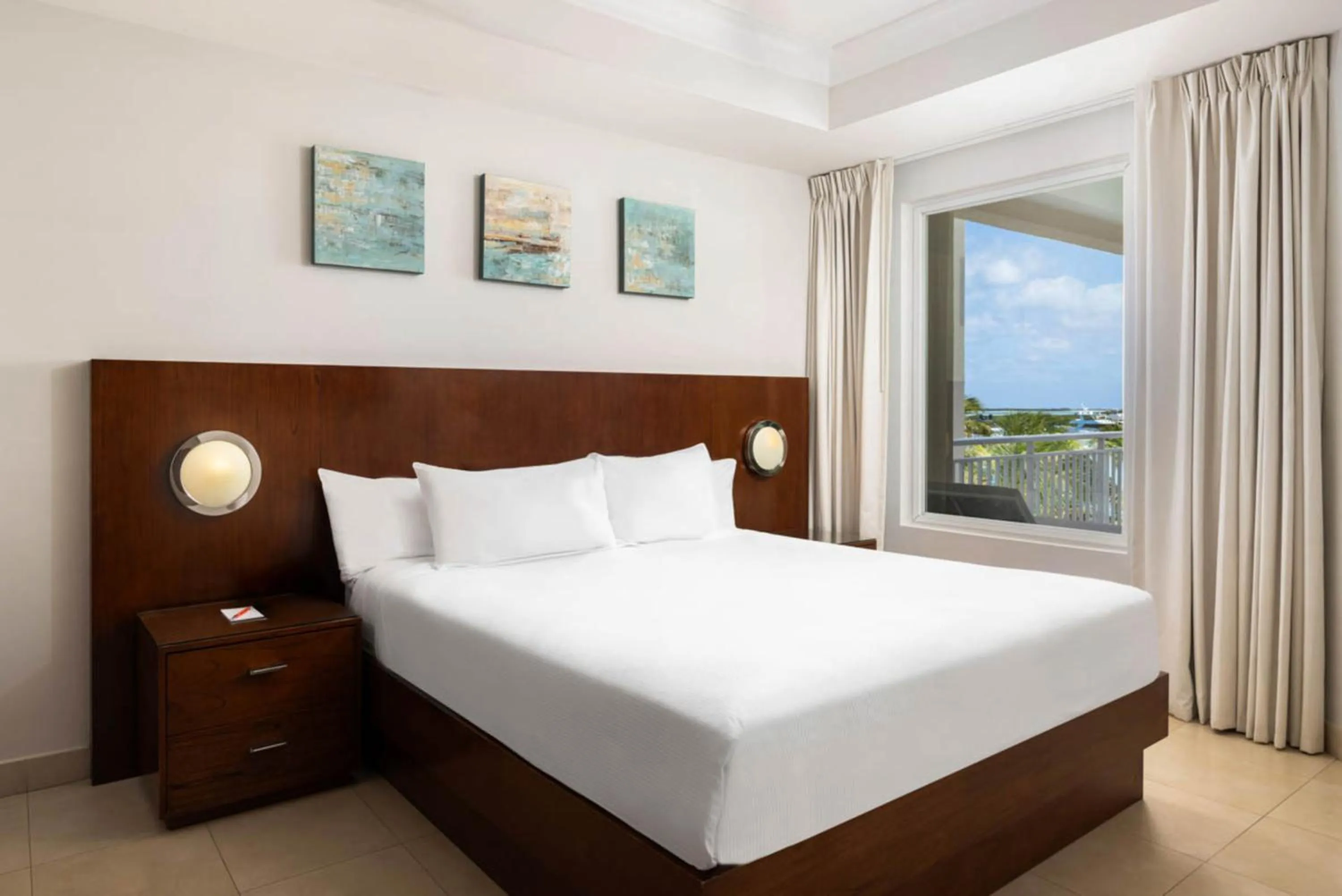Ocean Front 1 Bedroom Suite in Blue Haven Resort- All Inclusive