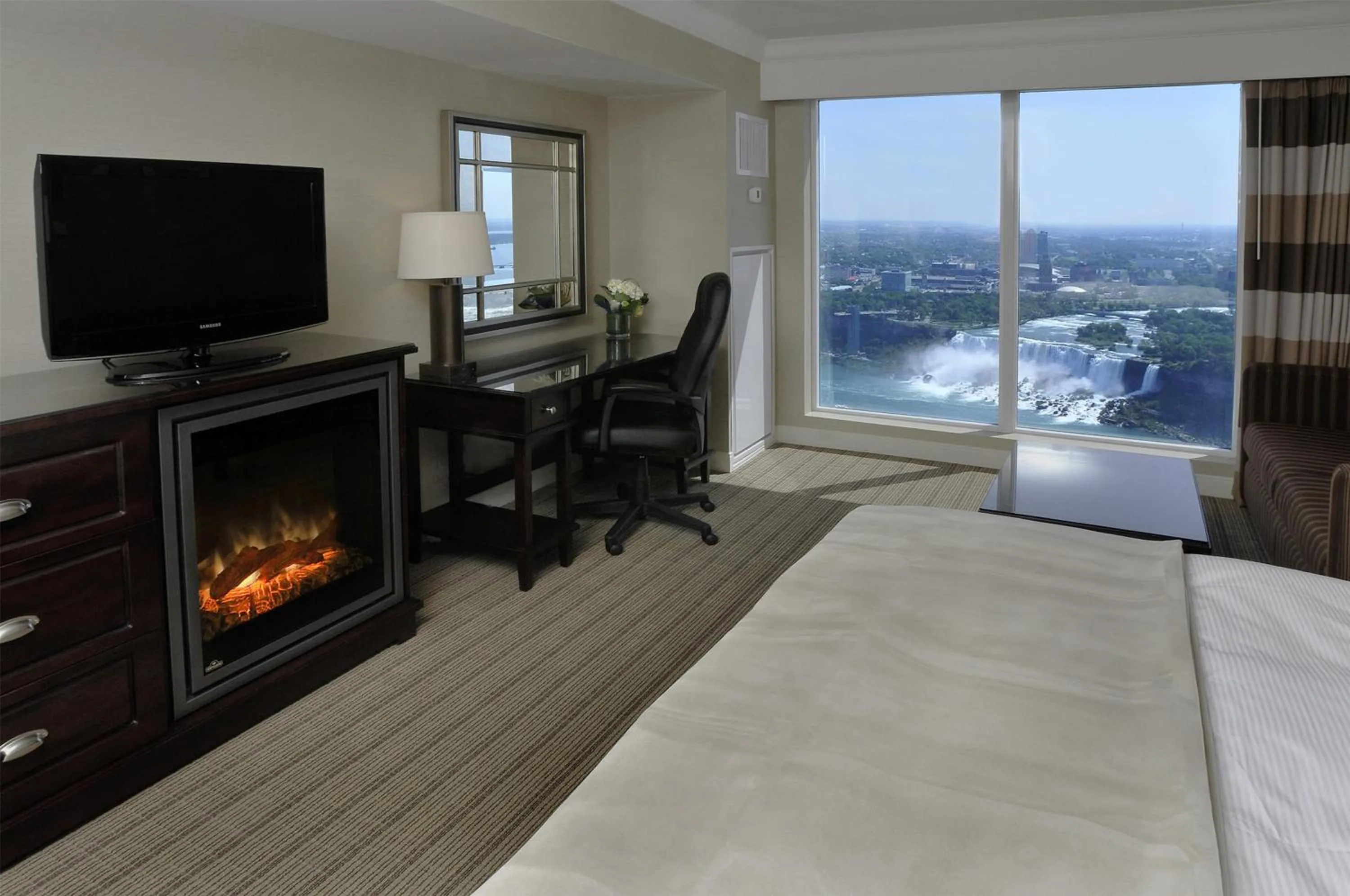 Two-Bedroom Premium Room with Spa Bath with Canadian/US Falls View in Hilton Niagara Falls/ Fallsview Hotel and Suites