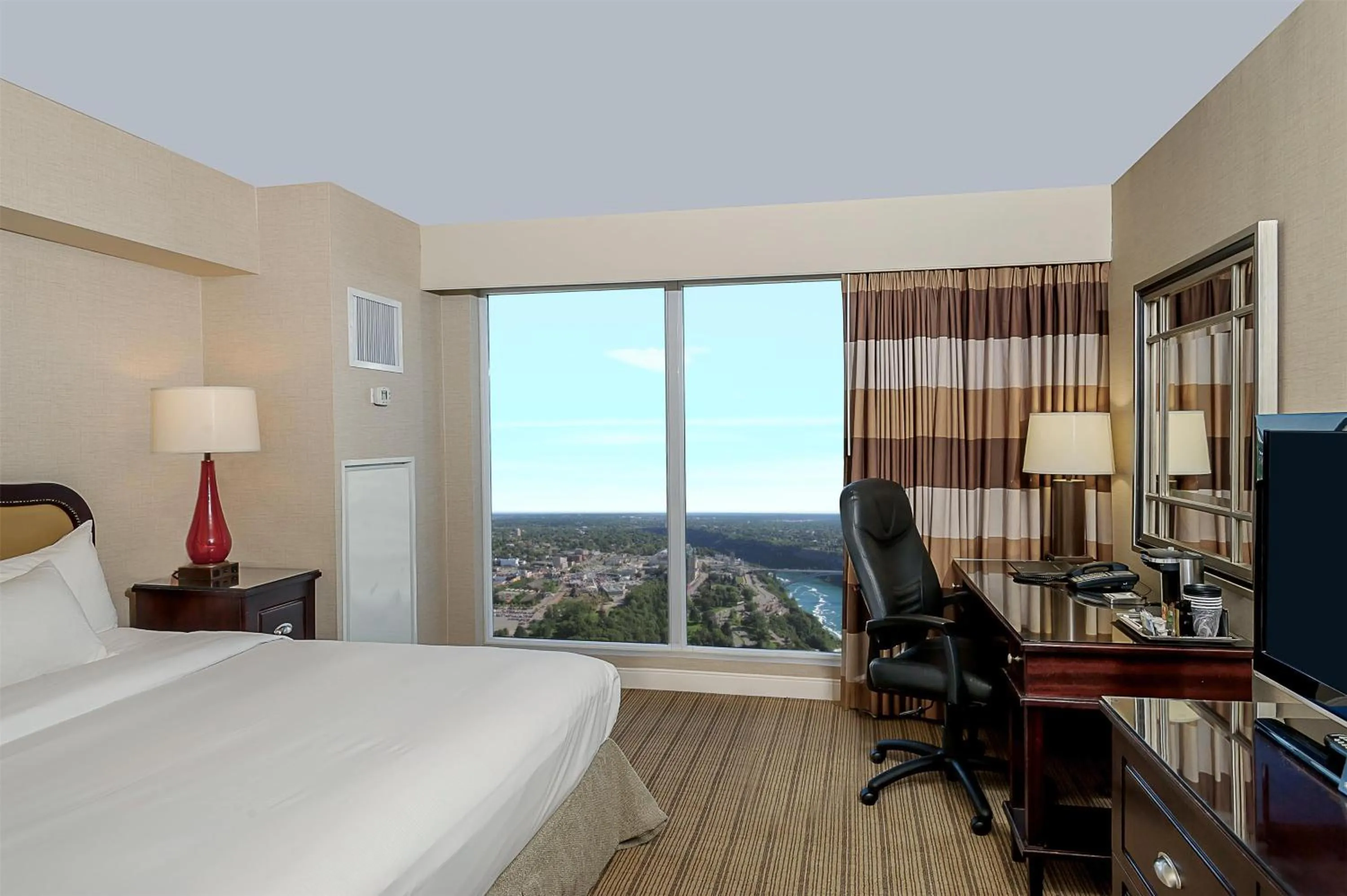 King Room with Spa Bath and Canadian/US Falls View in Hilton Niagara Falls/ Fallsview Hotel and Suites
