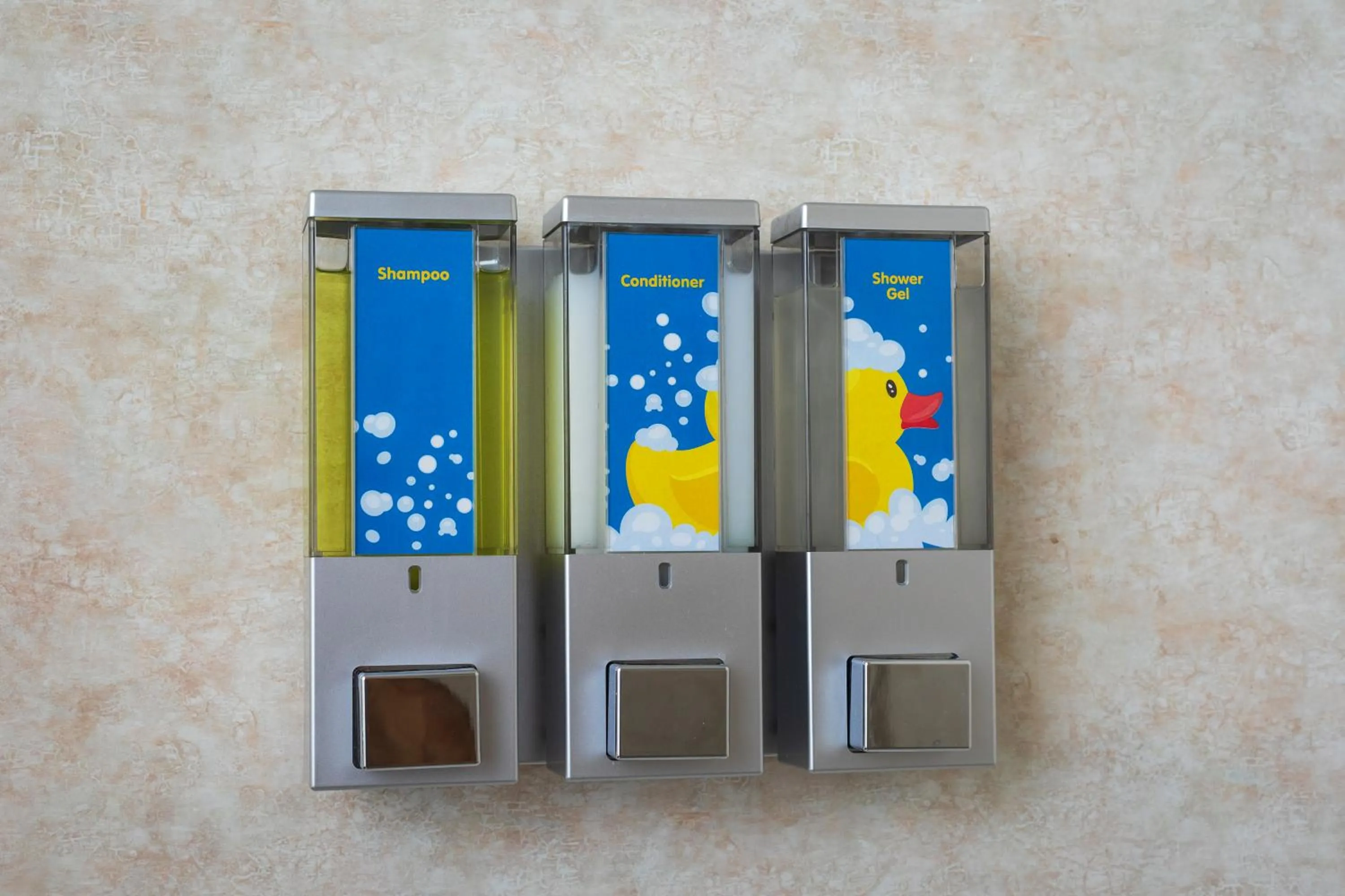 Queen Bed Kitchenette in Accent Inns Burnaby