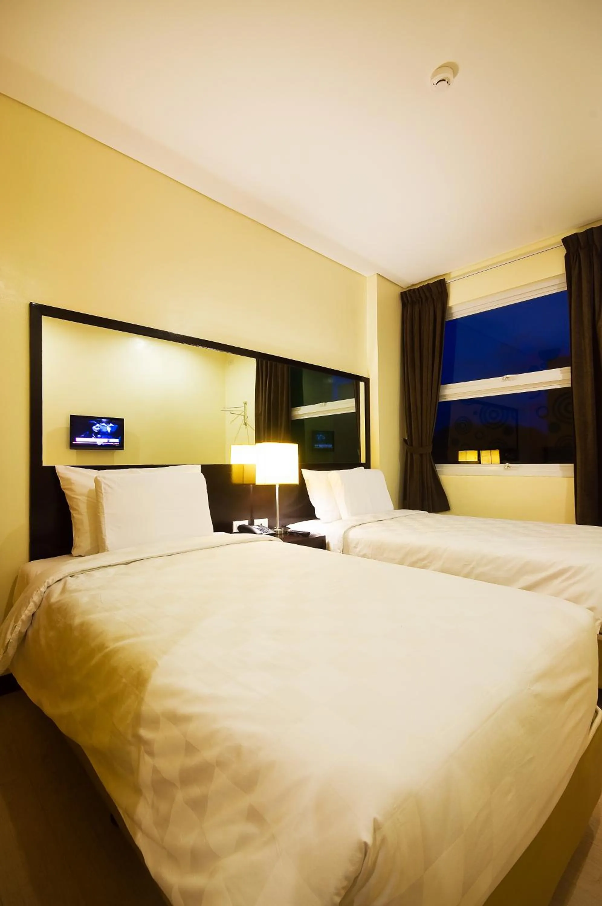 Twin Room in Go Hotels Tacloban