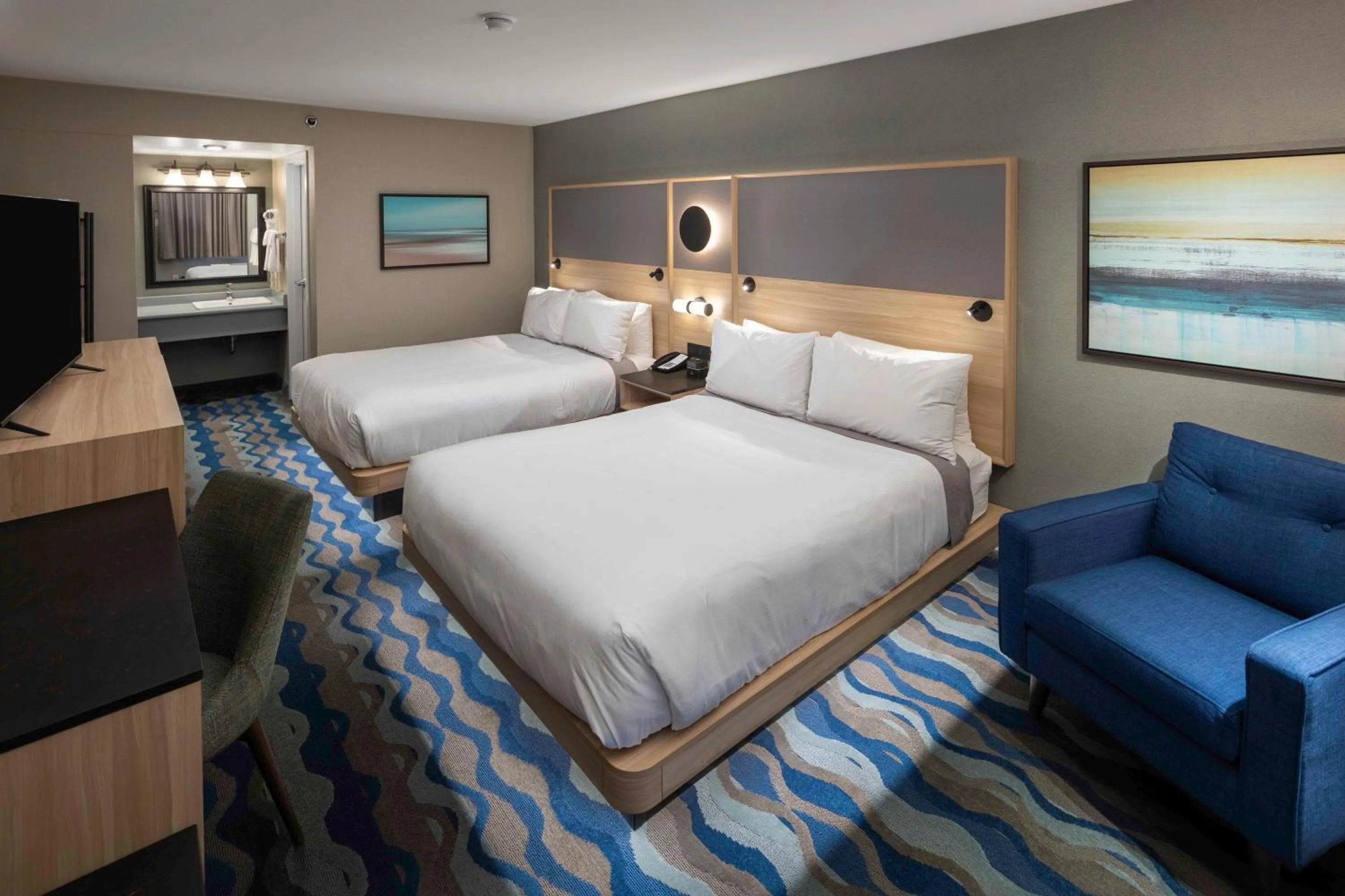 Two Queens in Accent Inns Kelowna