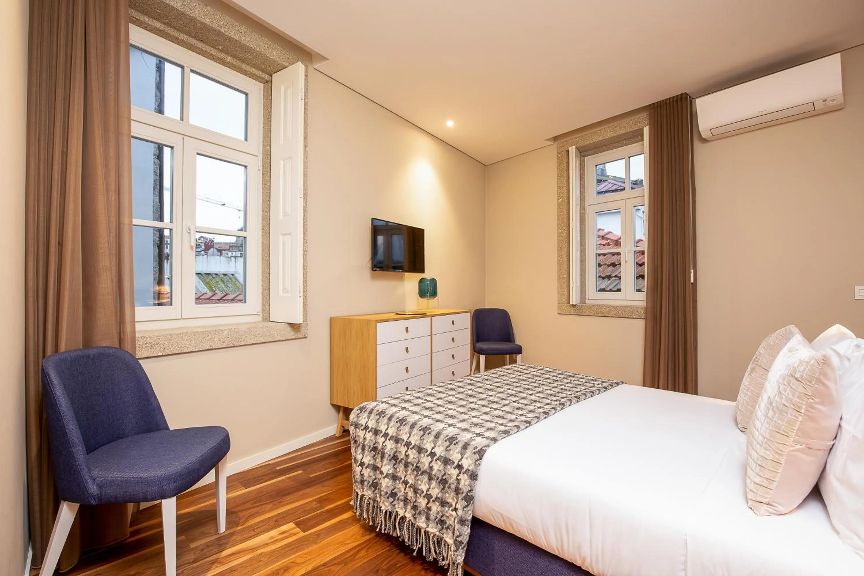 Duplex Two-Bedroom Apartment with Balcony and Terrace in RS Porto Historic Center