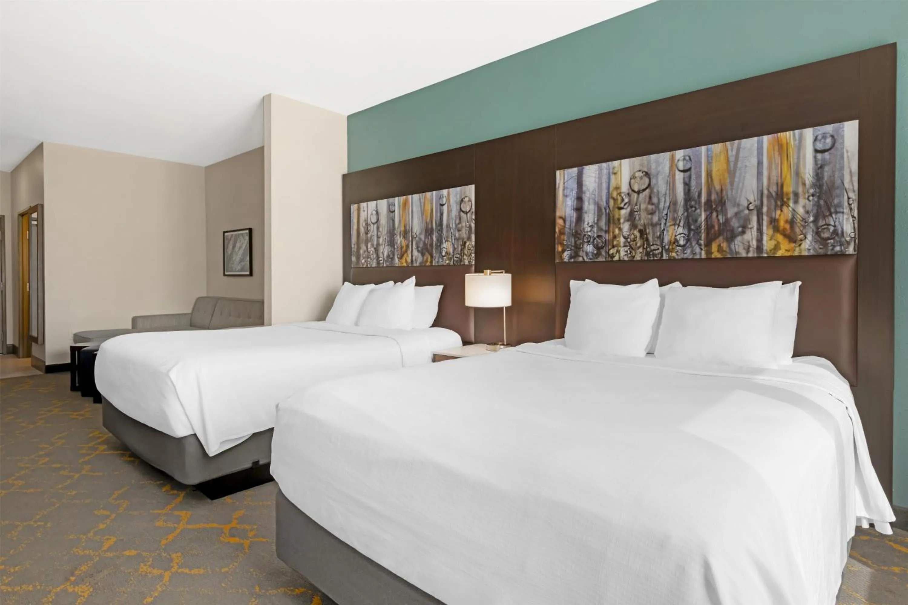 Queen Room with Two Queen Beds and Communication Assitance in Best Western Plus Isanti