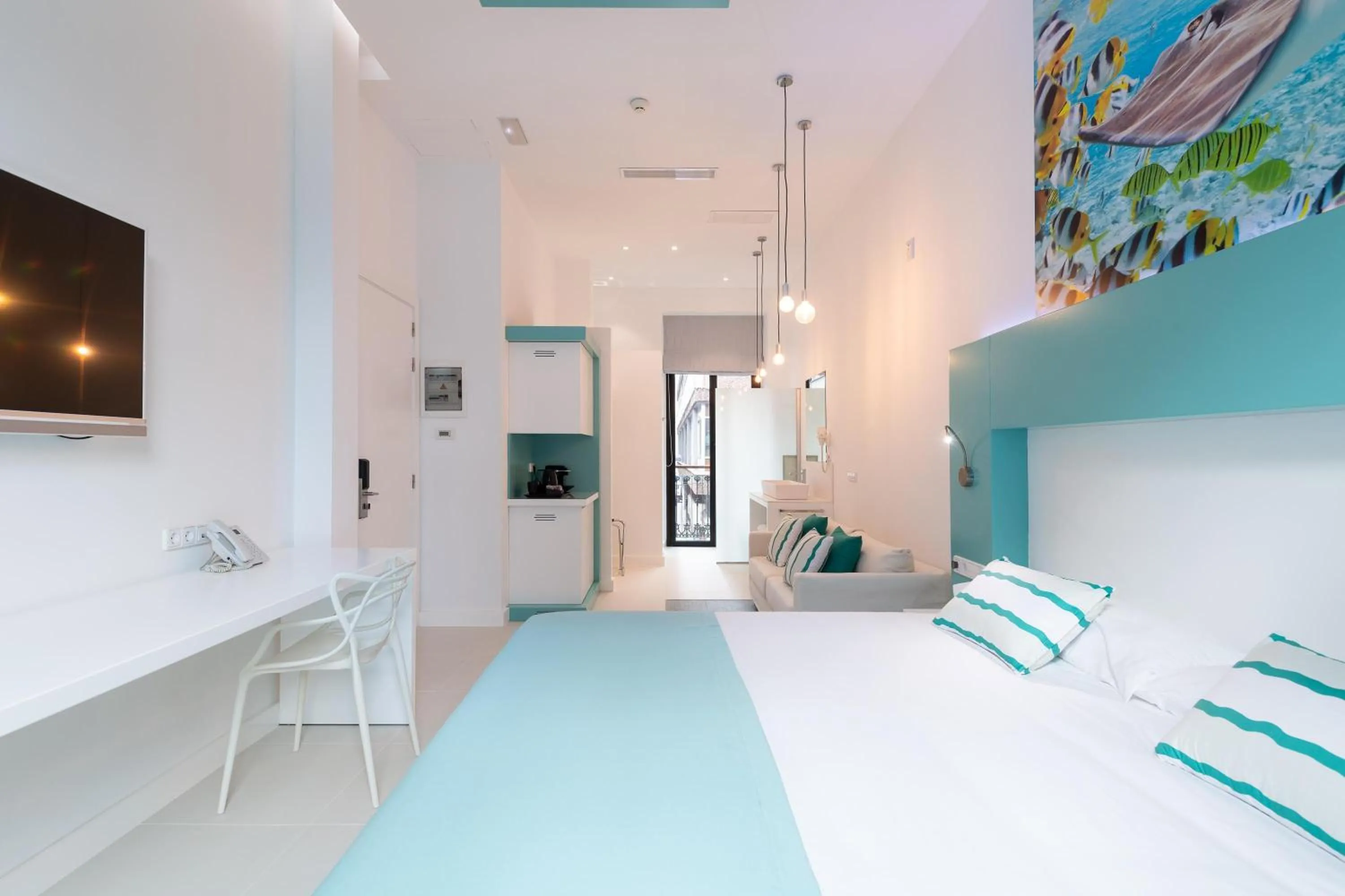 Suite Emblem in HD Acuario Lifestyle