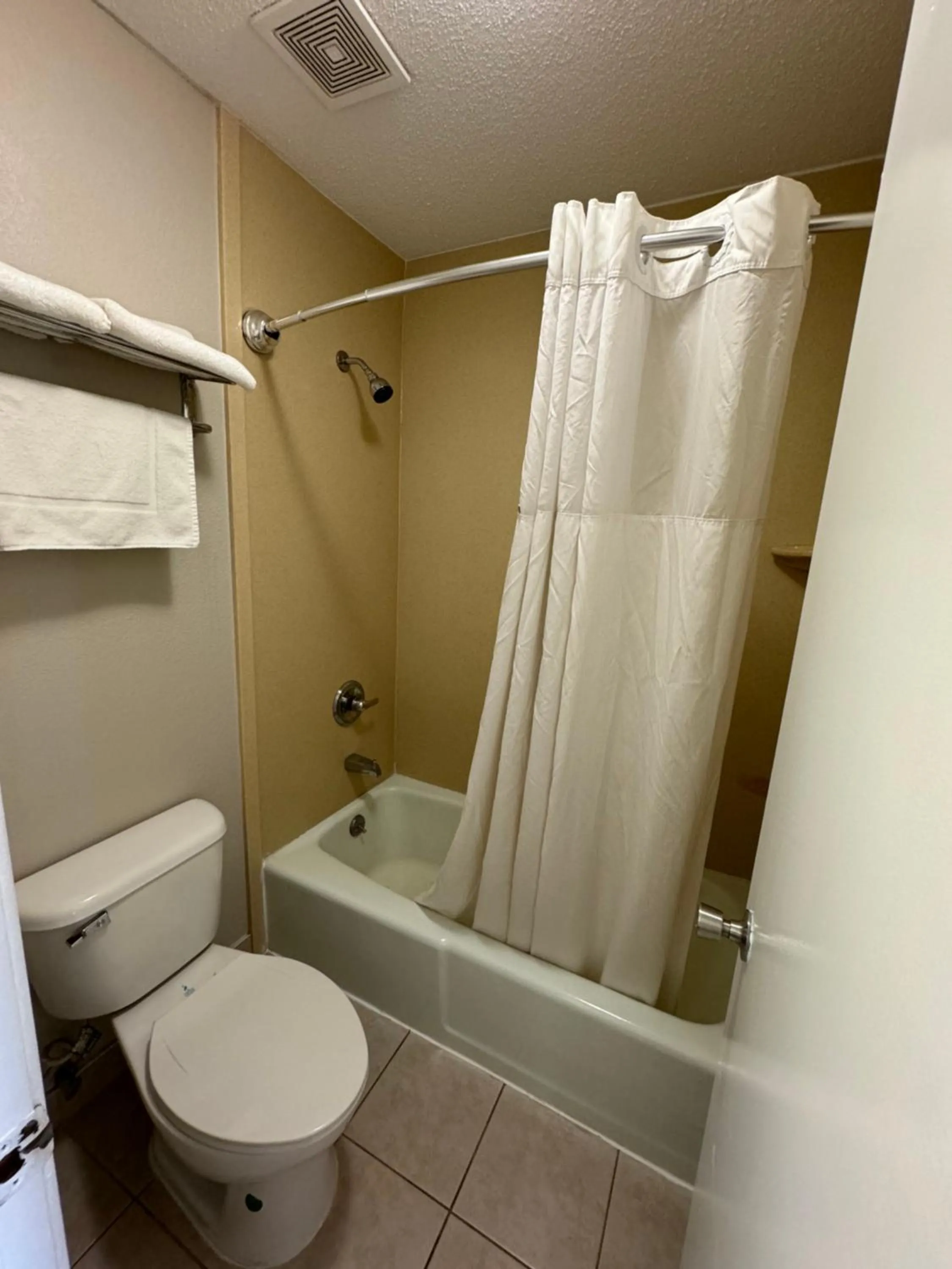 Double Room - Disability Access/Non-Smoking in Days Inn by Wyndham Owensboro