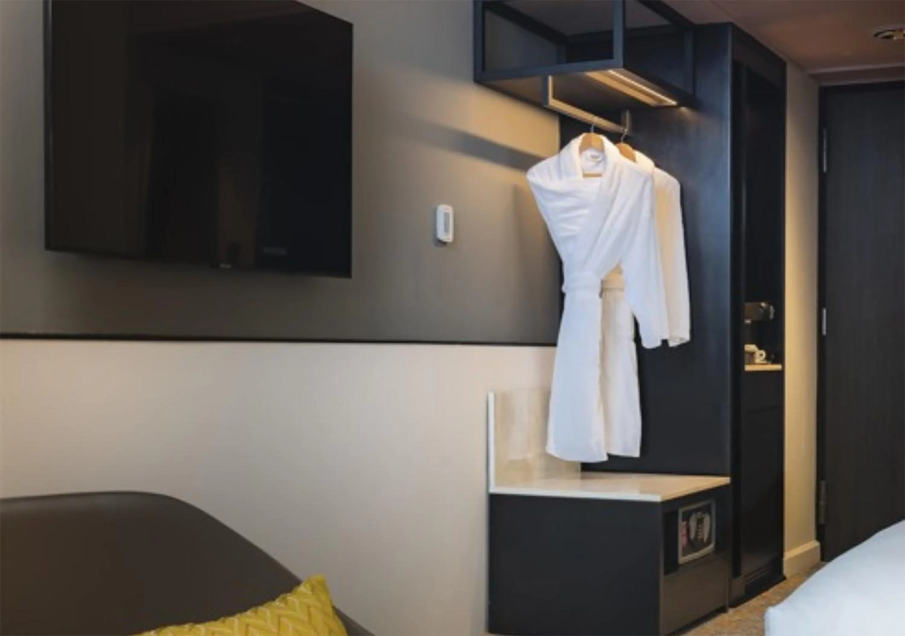 Deluxe Room - High Floor in voco Orchard Singapore by IHG