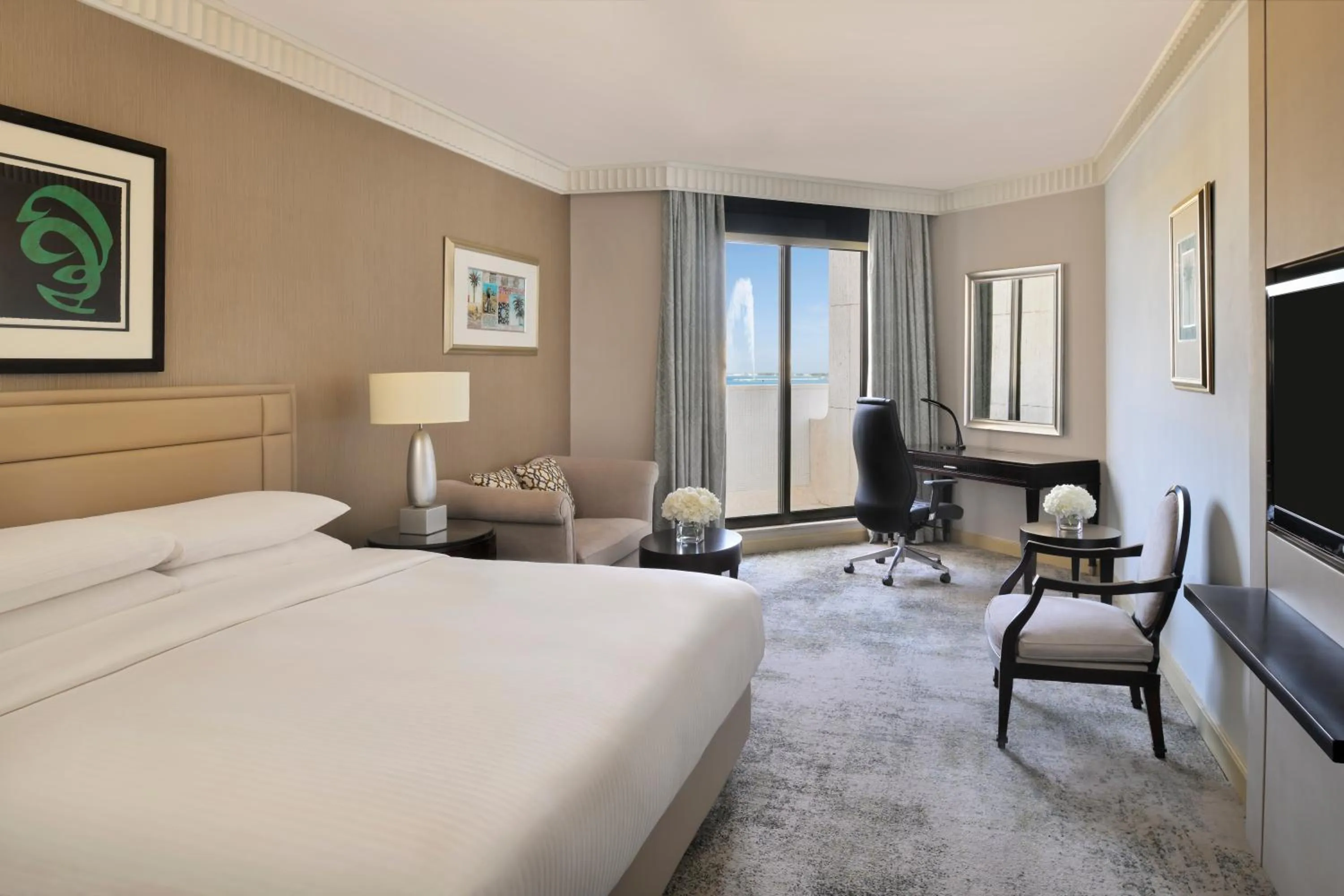 Classic King Room with Balcony and Sea View in InterContinental Jeddah by IHG