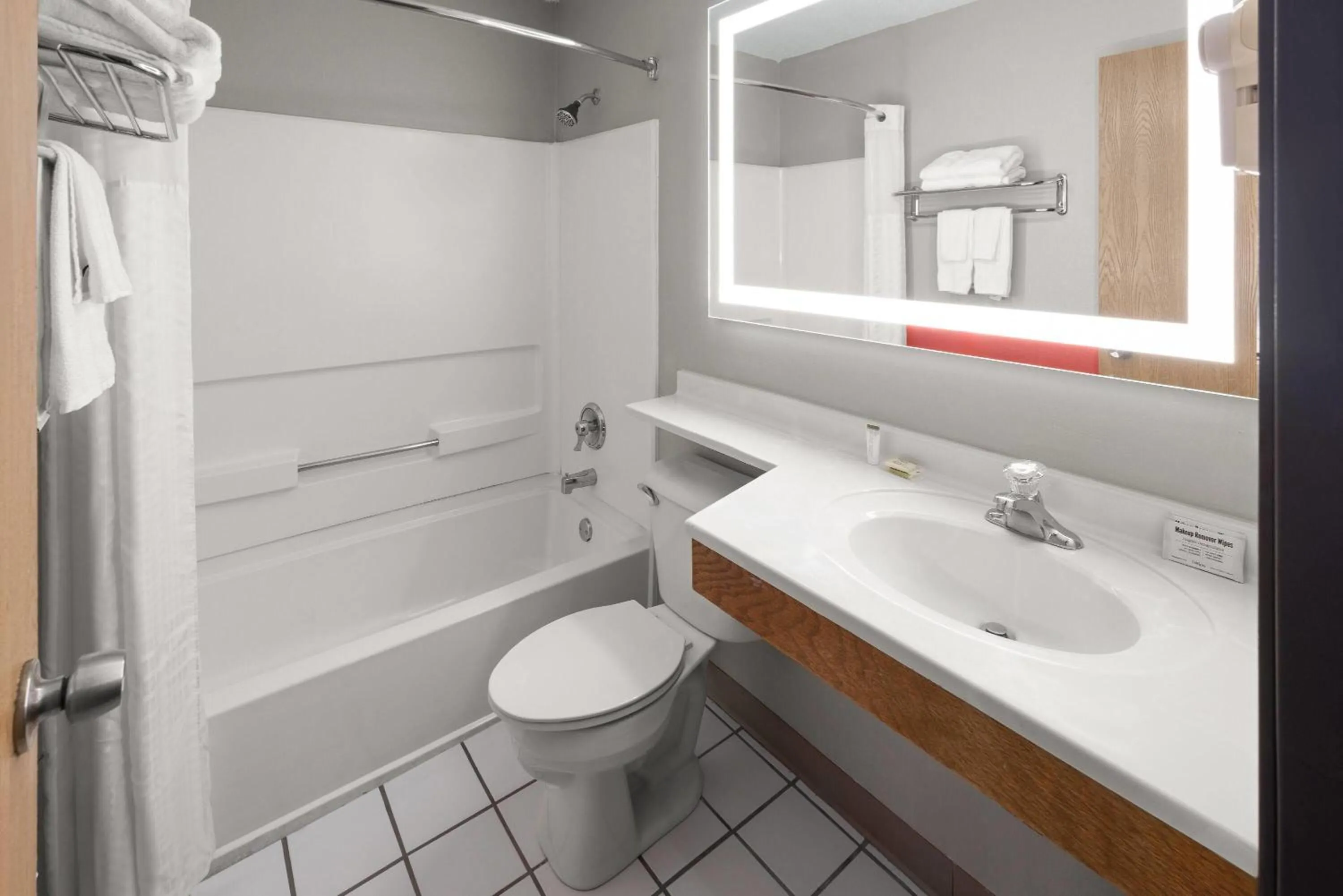 Queen Room - Non-Smoking in Super 8 by Wyndham New Stanton