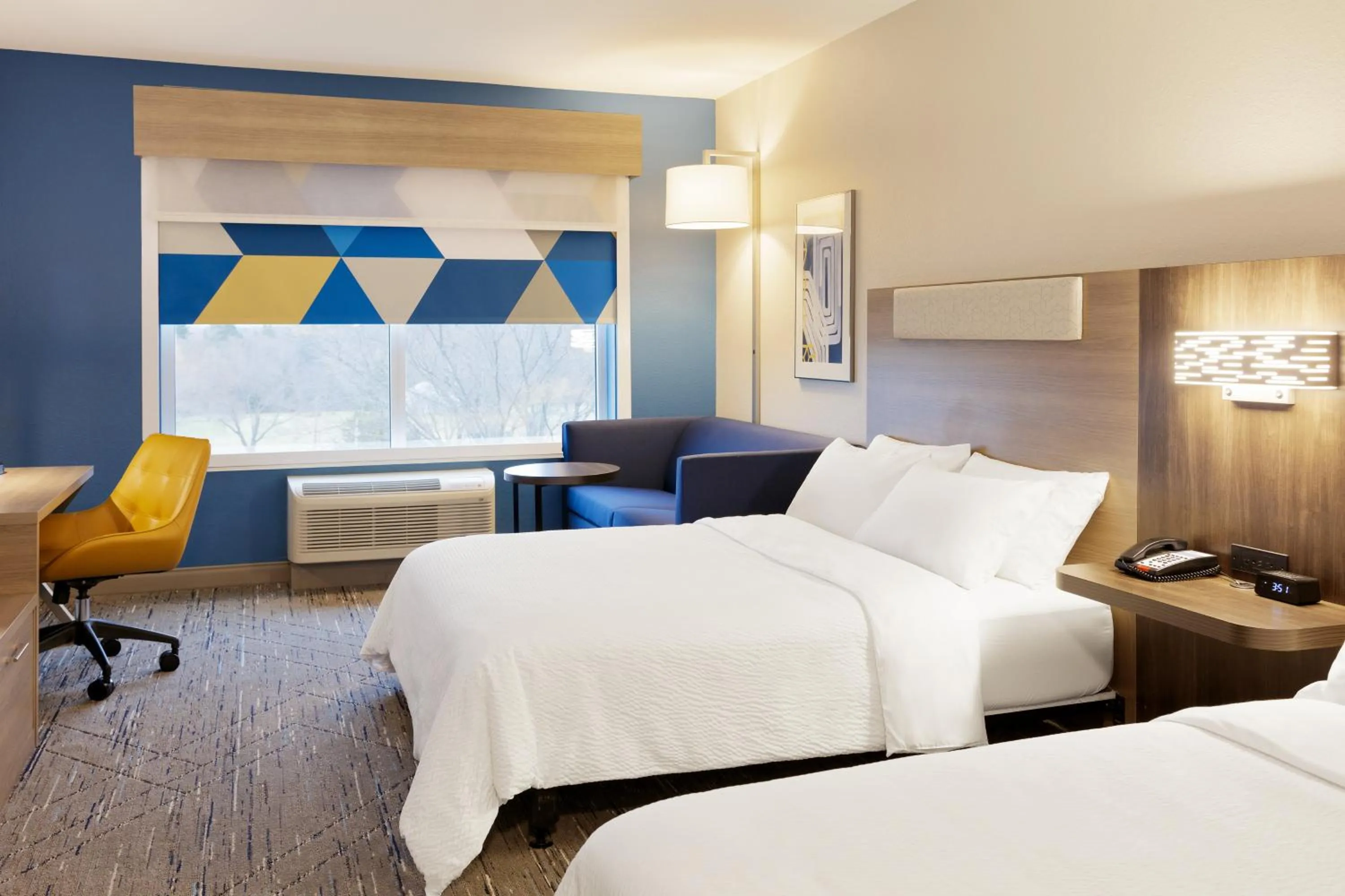Suite with Two Queen Beds in Holiday Inn Express & Suites Oak Ridge by IHG