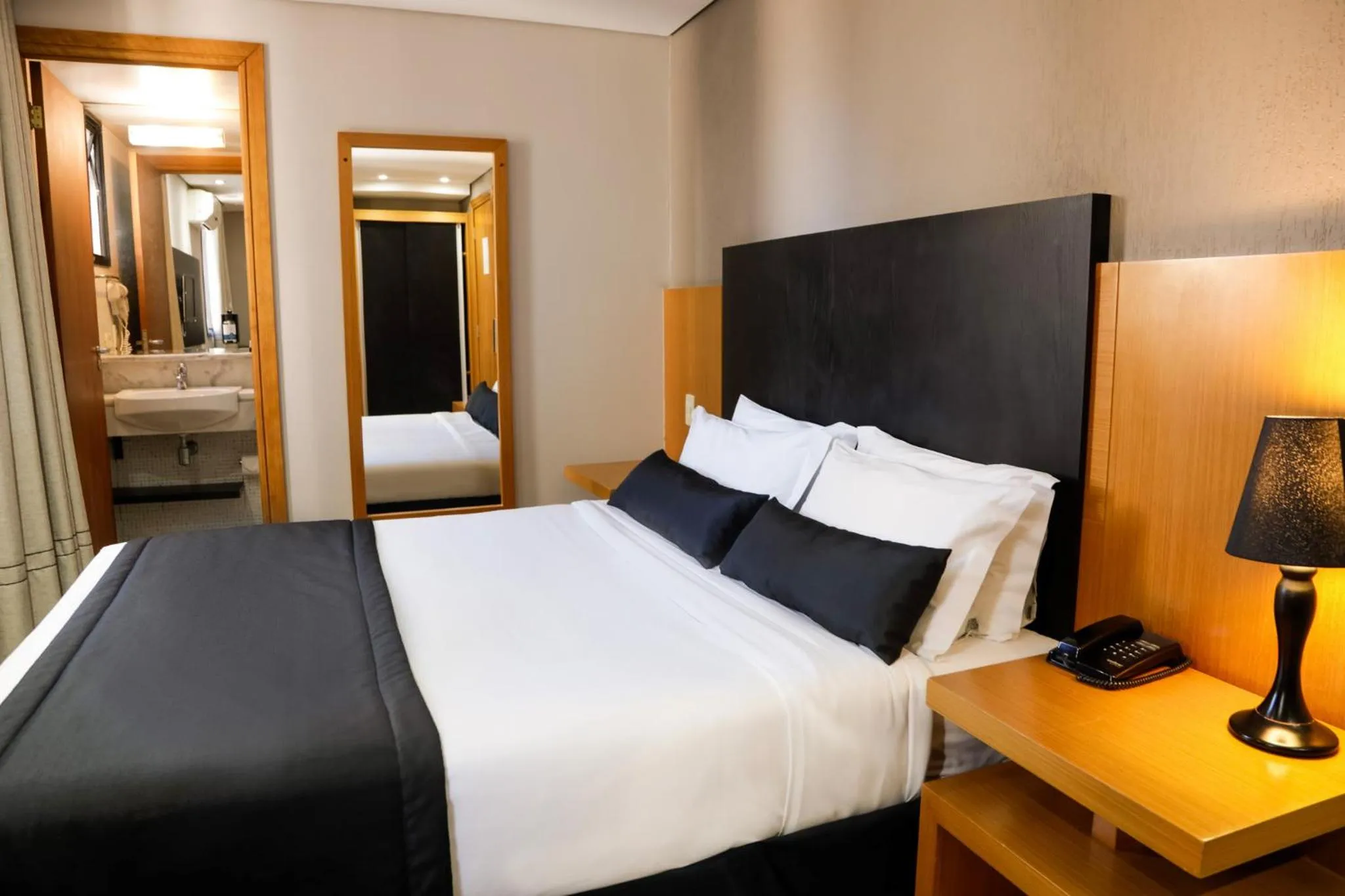 Deluxe Studio - single occupancy in Slaviero Curitiba Batel