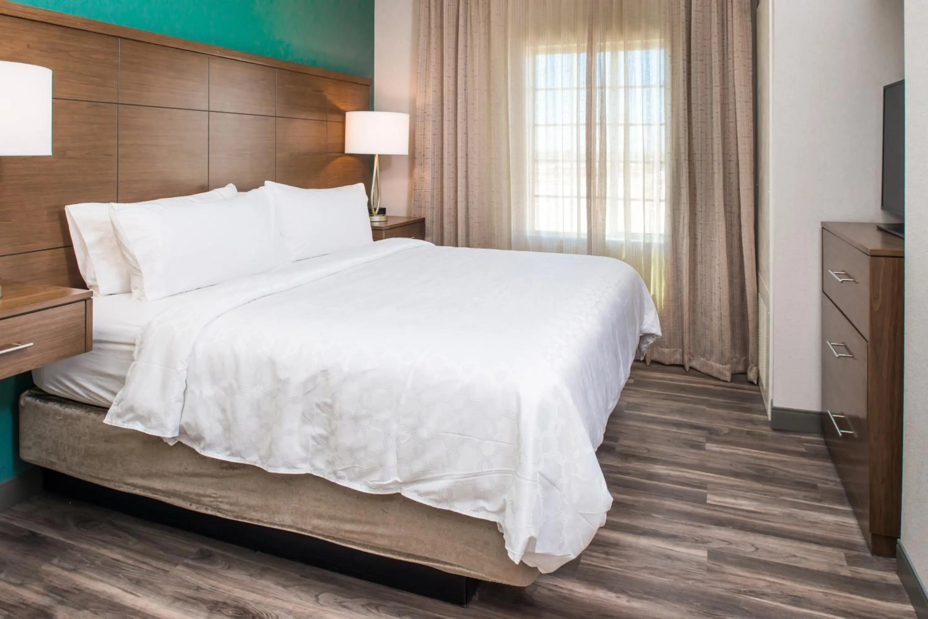 One-Bedroom King Suite in Staybridge Suites - Pecos by IHG