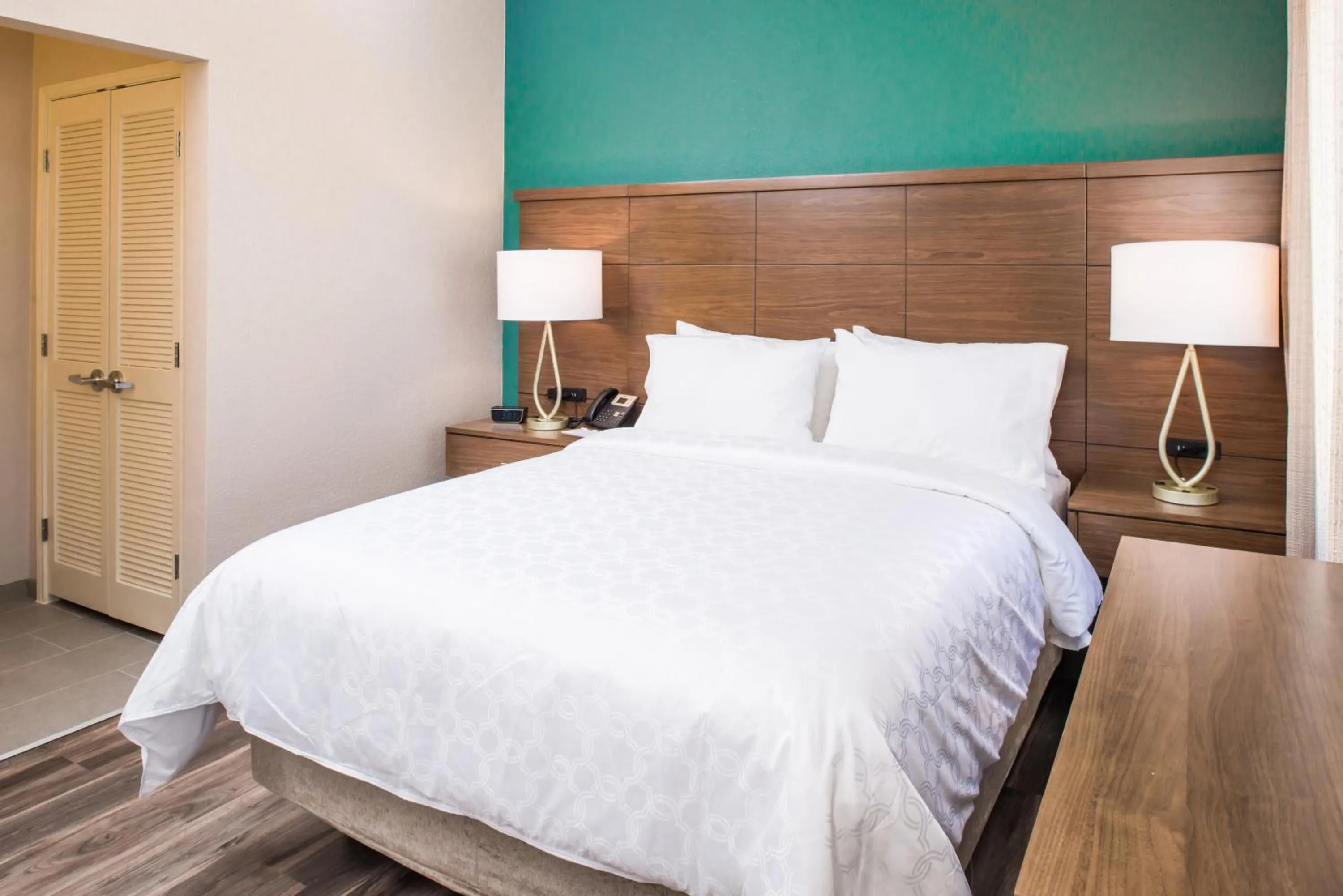 Queen Studio Suite - Hearing Accessible in Staybridge Suites - Pecos by IHG