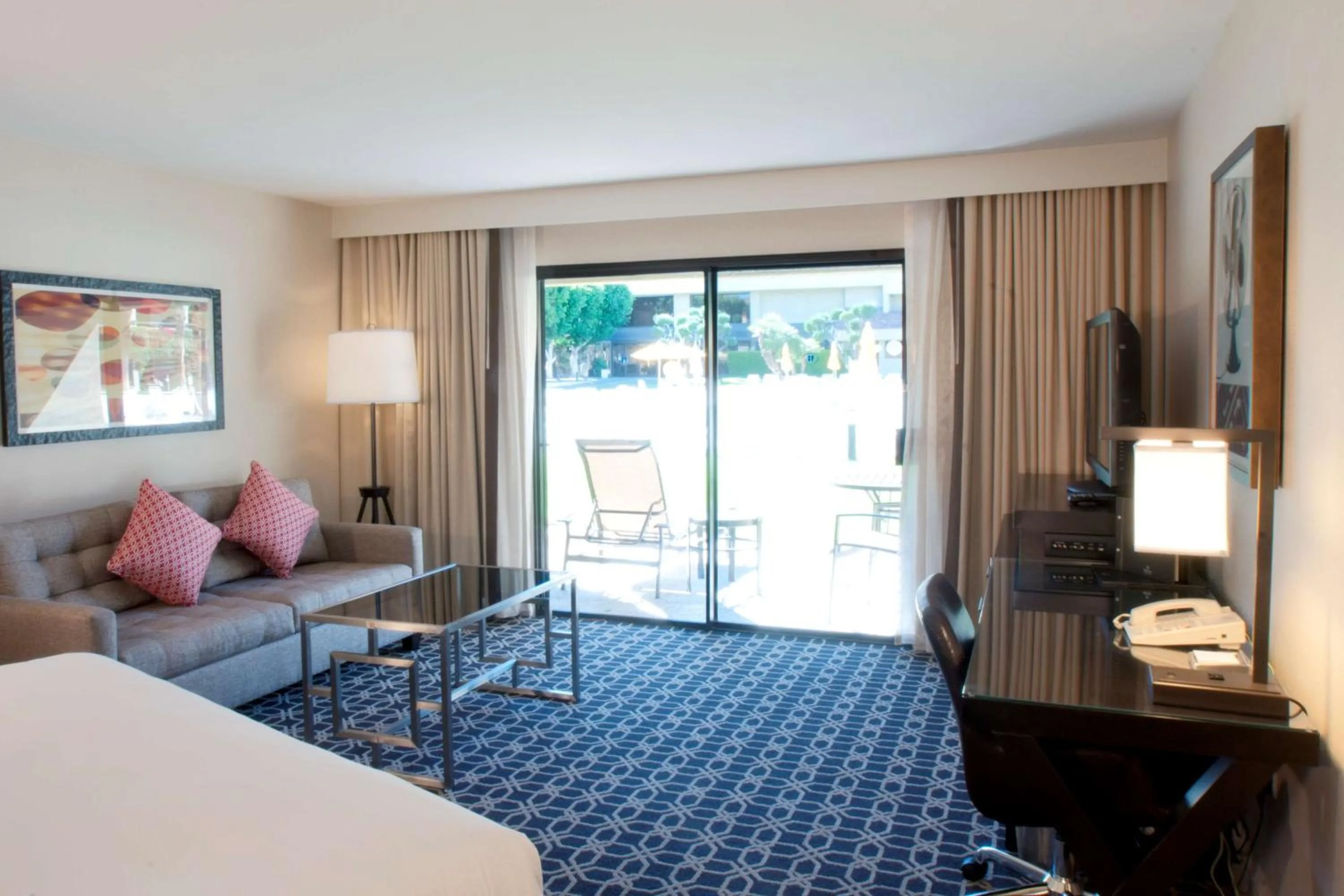 King Room - Pool Side (No Resort Fees) in Hilton Palm Springs