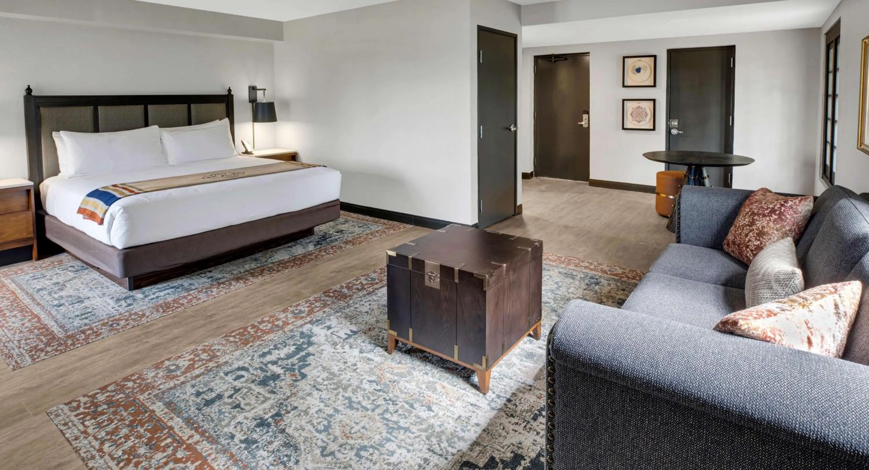 Corner King Room in Estancia del Norte San Antonio, A Tapestry Hotel by Hilton